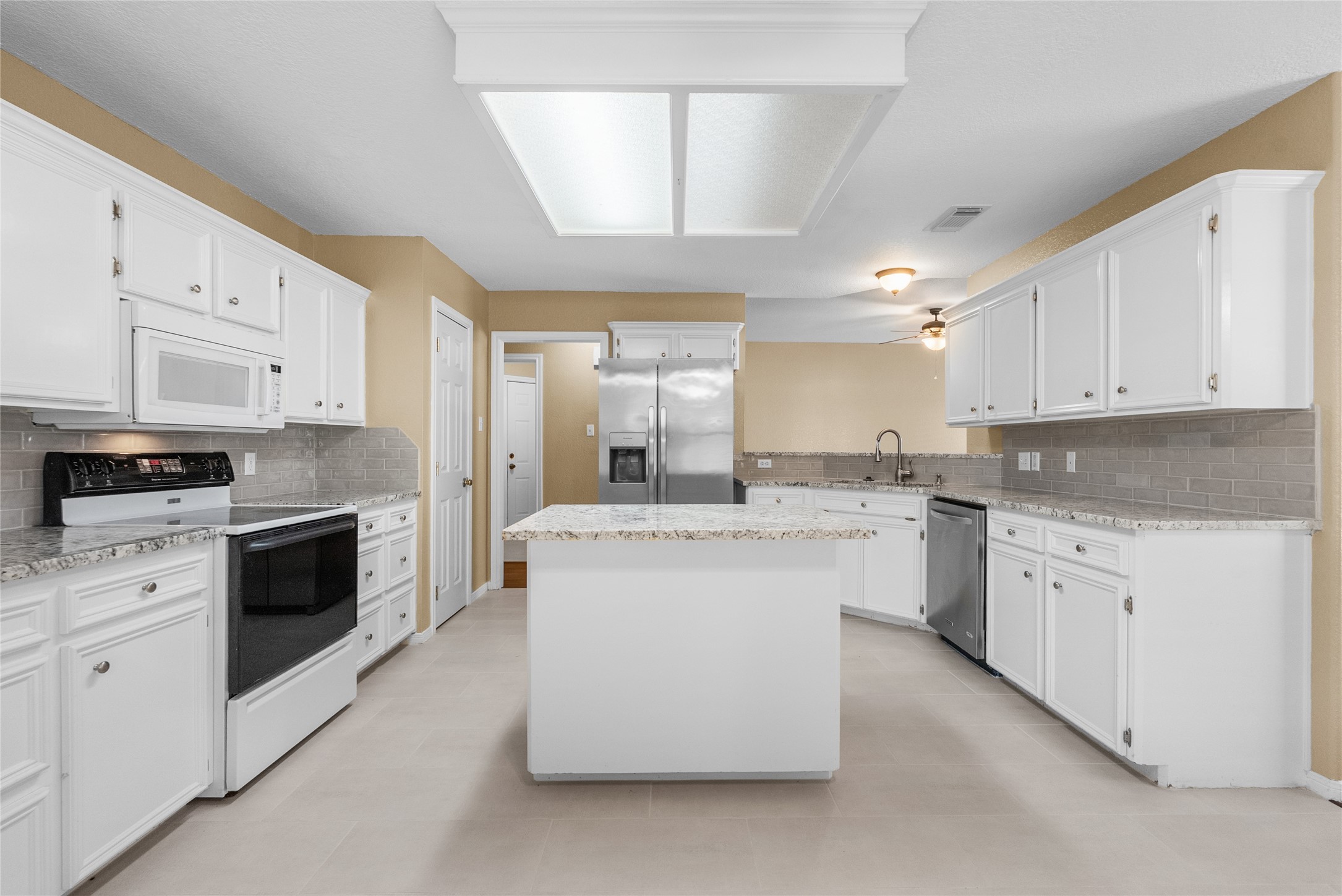 111 Jamestown Avenue Property Photo 18