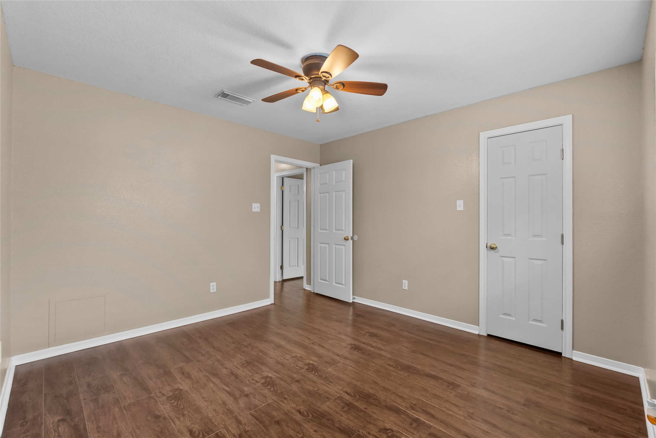 111 Jamestown Avenue Property Photo 23