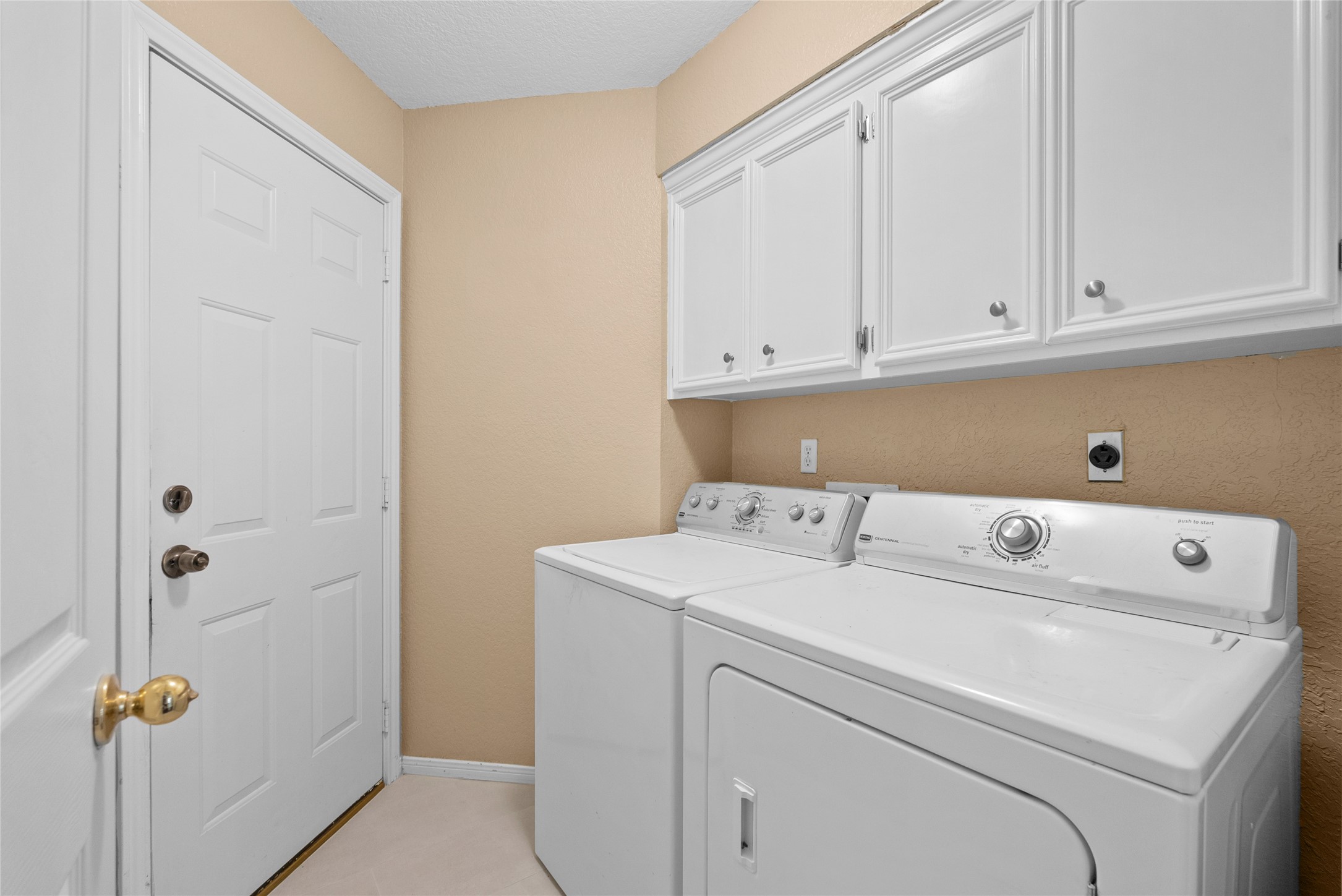 111 Jamestown Avenue Property Photo 31