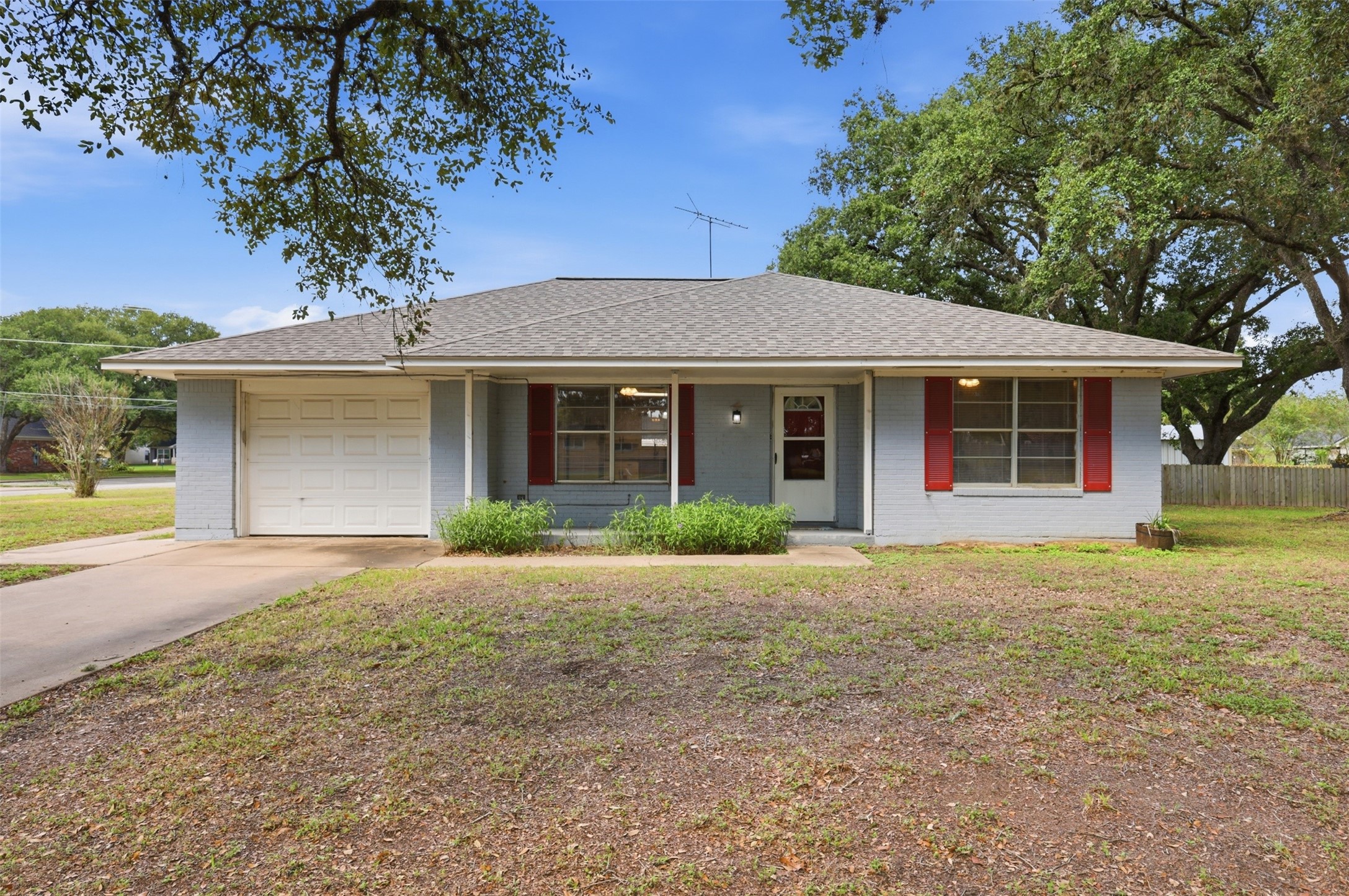 1845 7th Street Property Photo 1