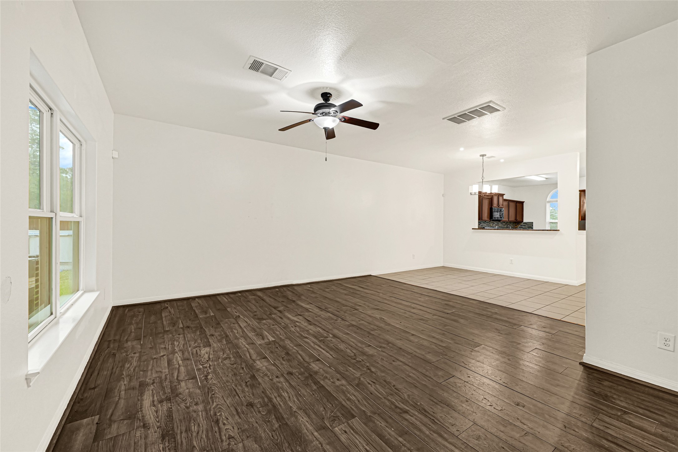 8843 Leclaire Meadow Drive Property Photo 6