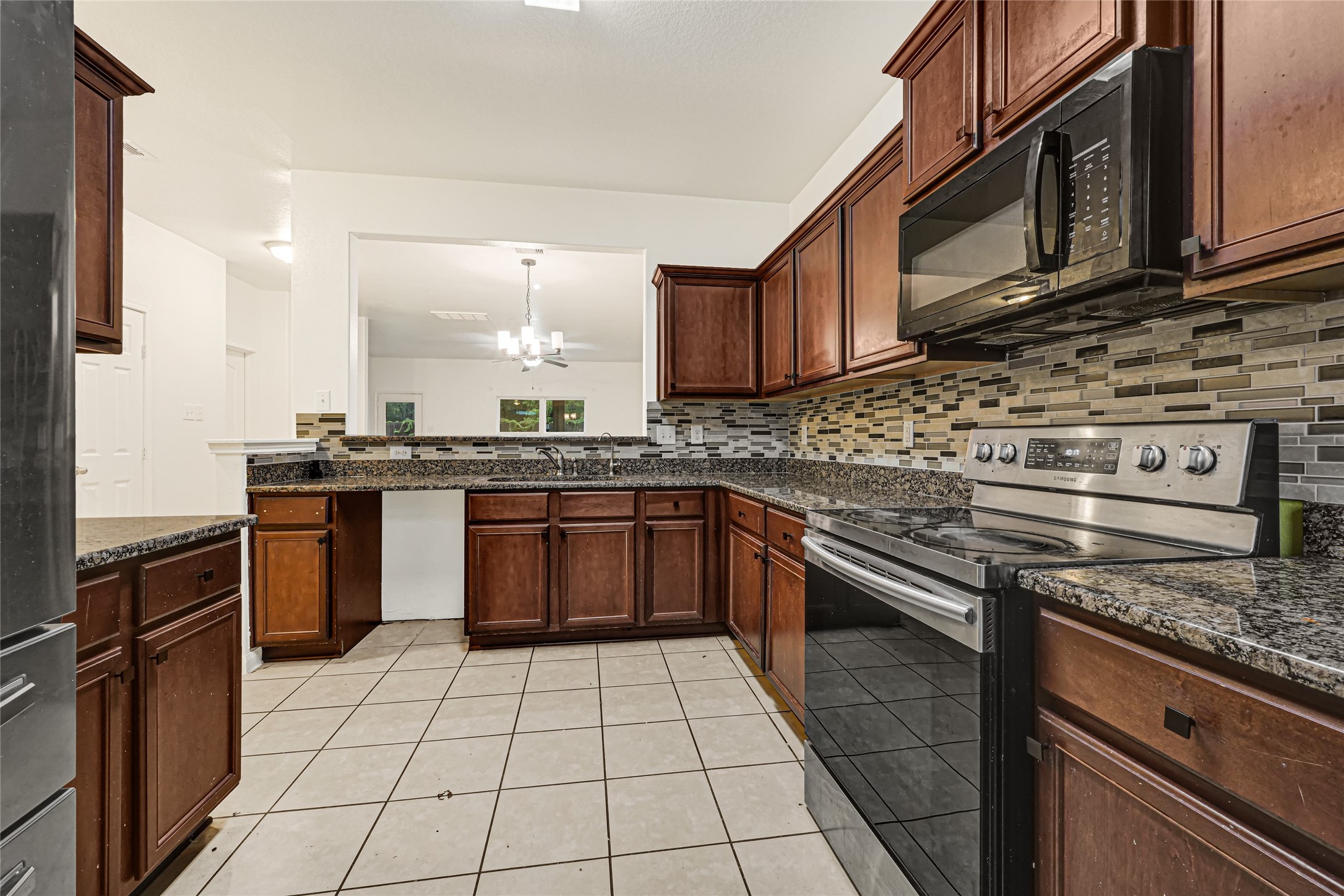 8843 Leclaire Meadow Drive Property Photo 7