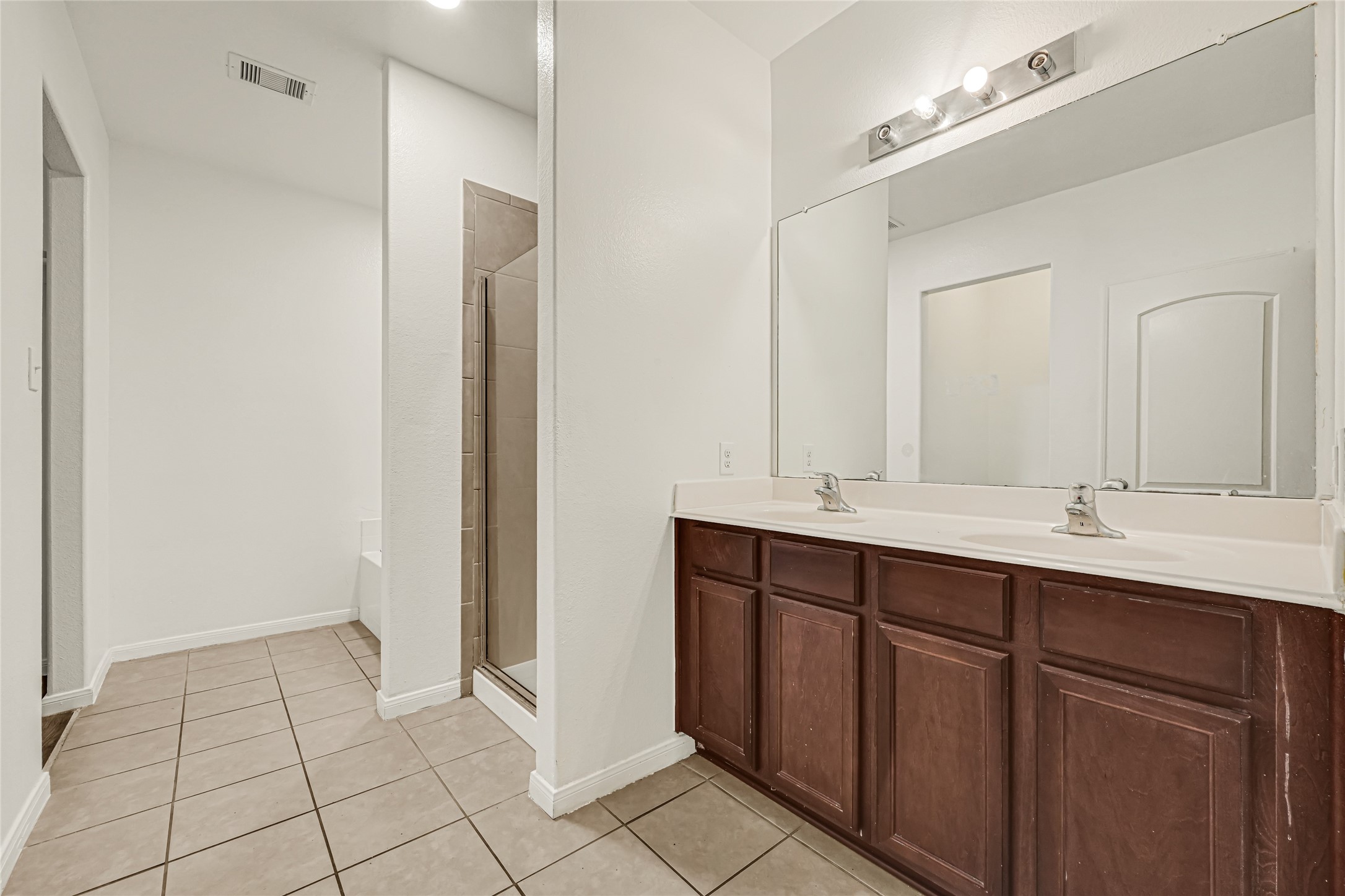 8843 Leclaire Meadow Drive Property Photo 10