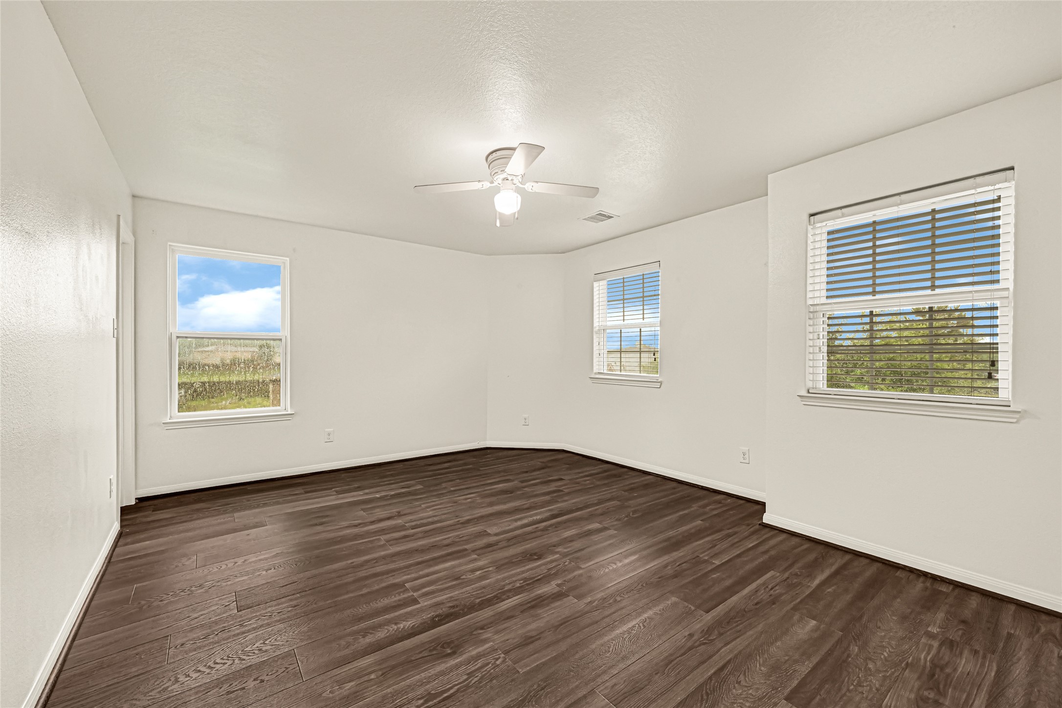 8843 Leclaire Meadow Drive Property Photo 13