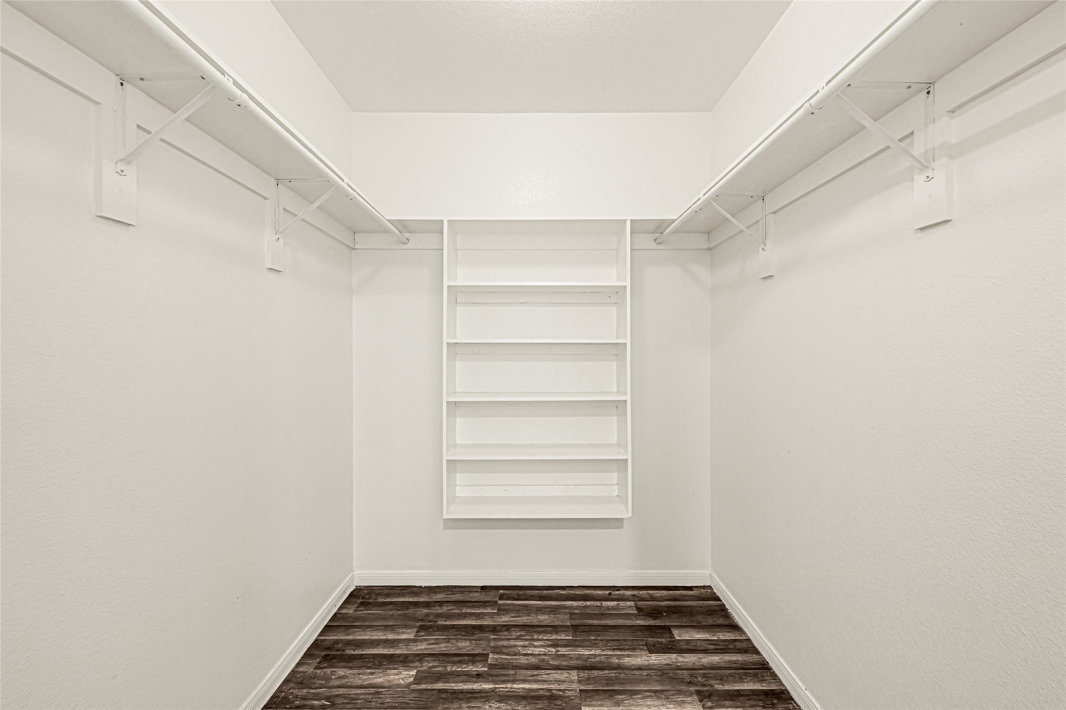 8843 Leclaire Meadow Drive Property Photo 14