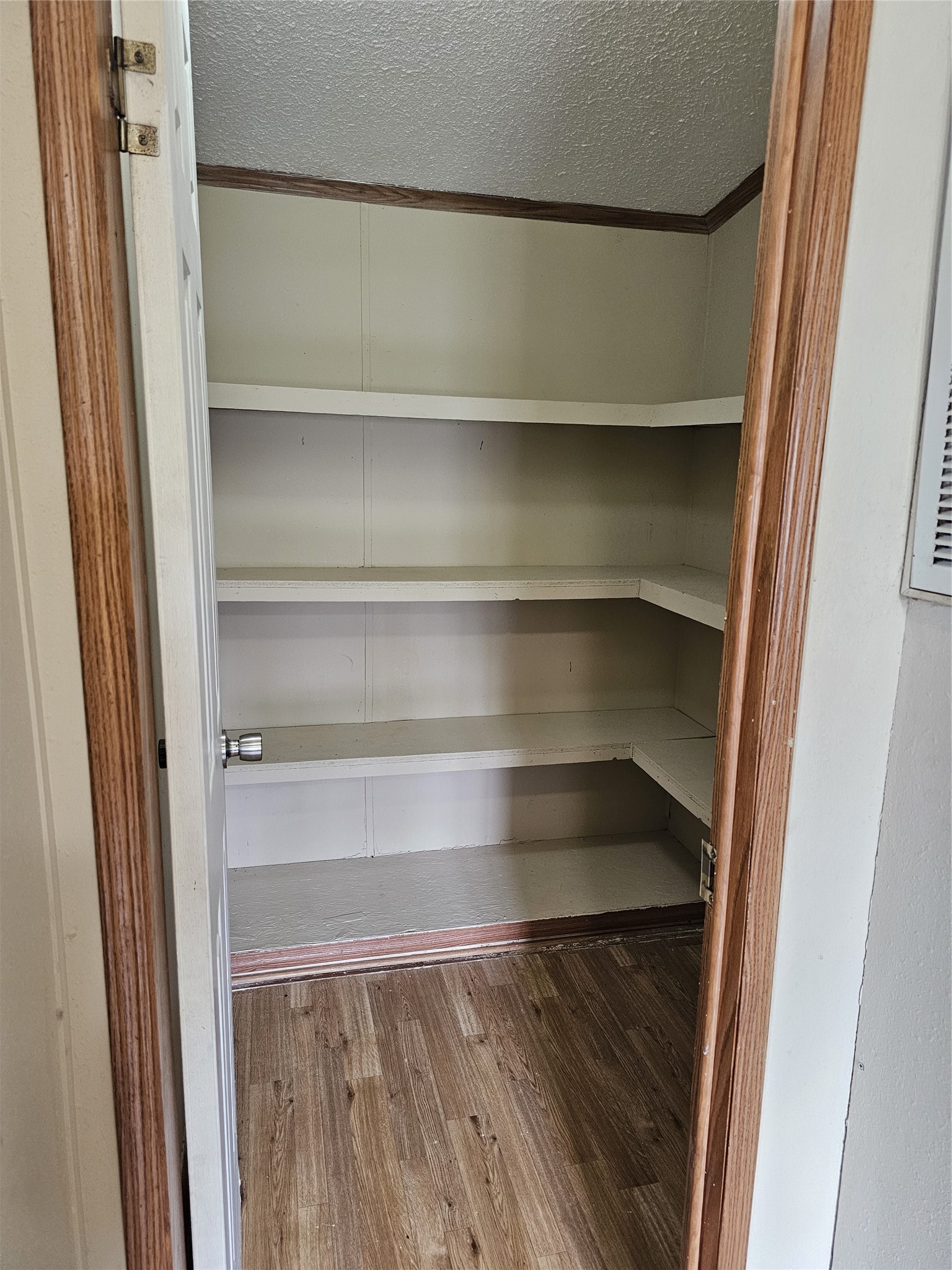 827 Gregs Way Property Photo 8