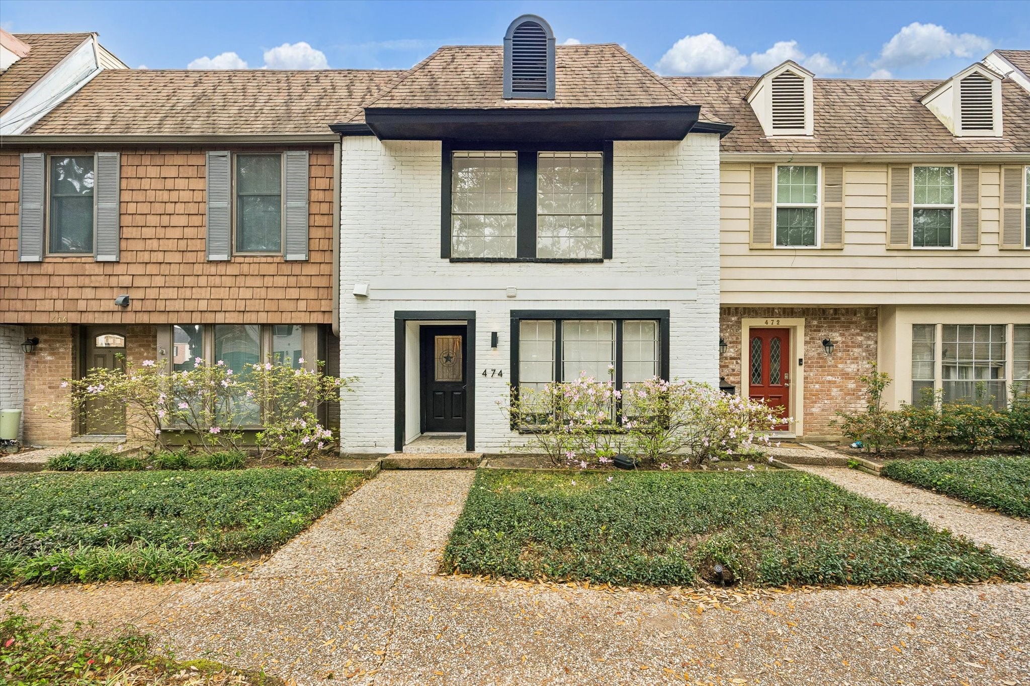 474 N Post Oak Lane Property Photo 1