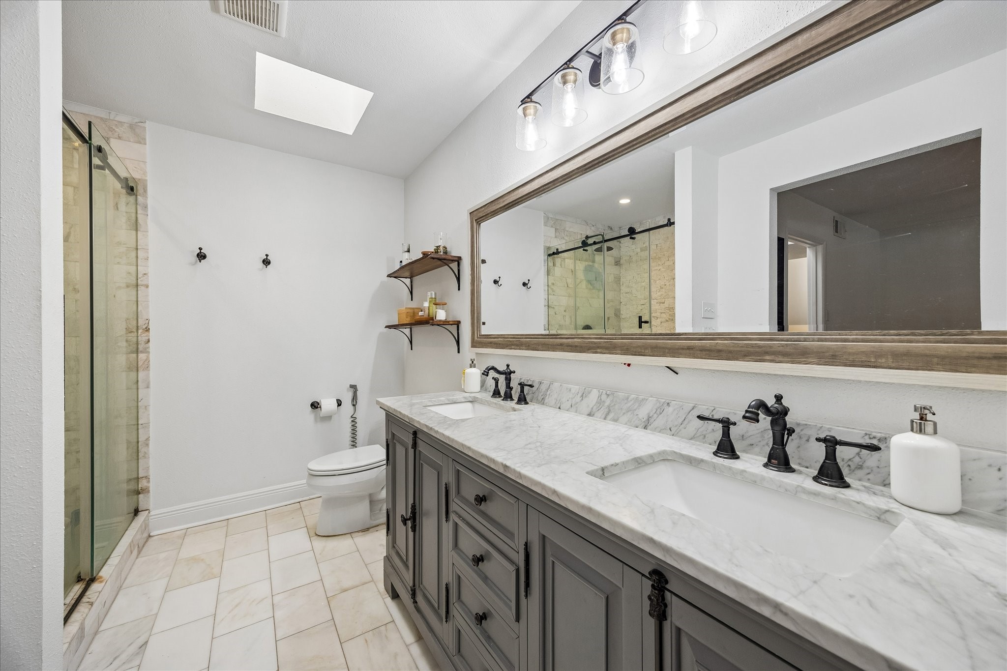 474 N Post Oak Lane Property Photo 22