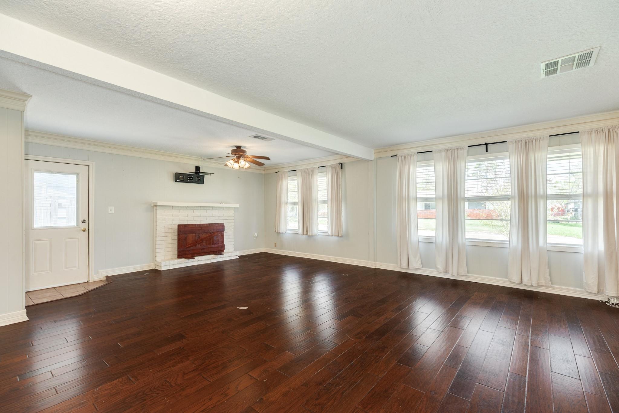 120 Palm Lane, Lake Jackson Tx 77566 Property Photo 7