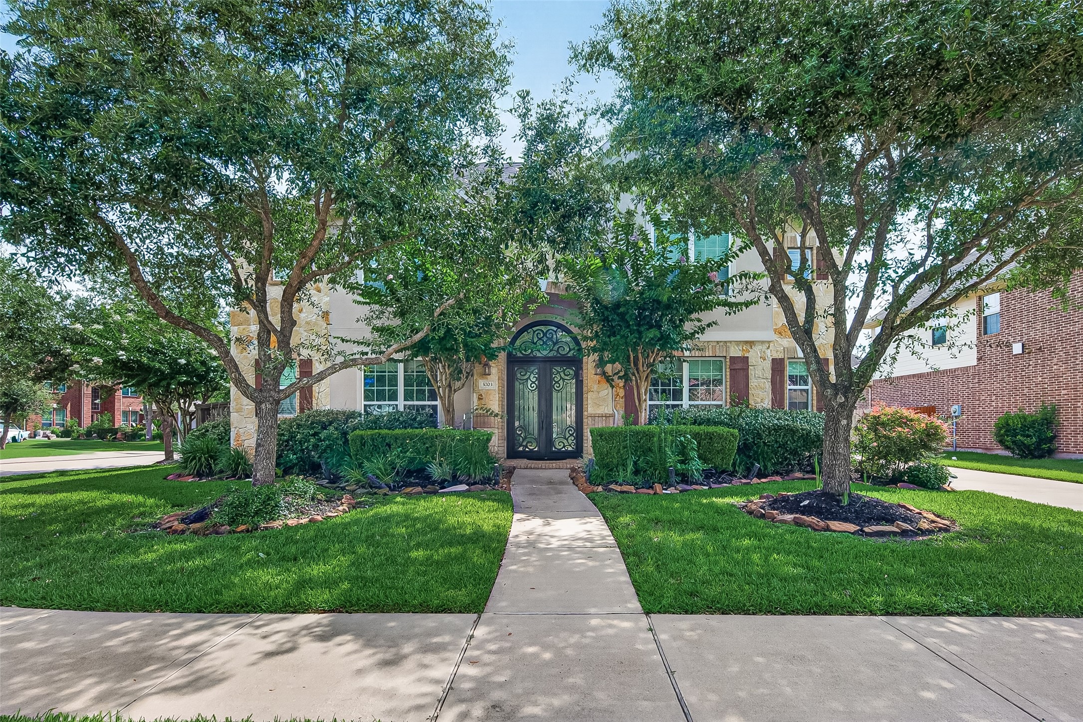 5703 Flagstone Pass Court Property Photo 1