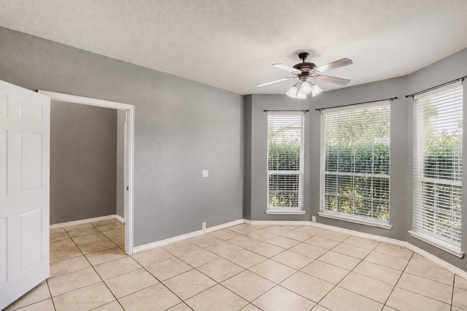 18715 Woodglen Shadows Drive Property Photo 15