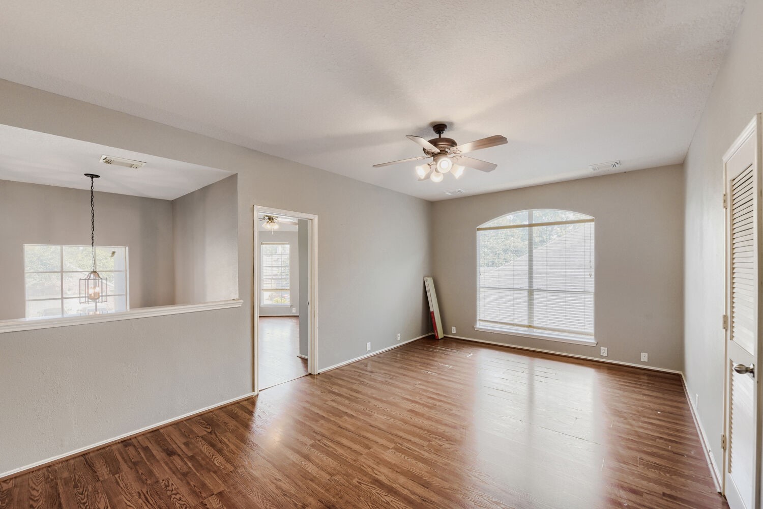 18715 Woodglen Shadows Drive Property Photo 18