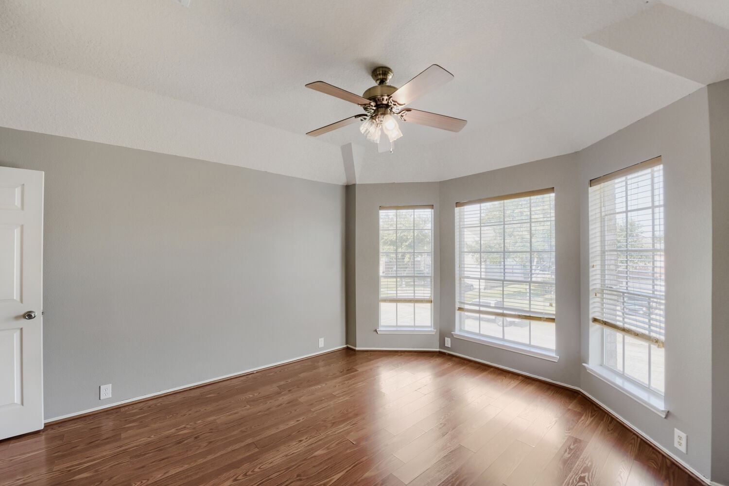 18715 Woodglen Shadows Drive Property Photo 21