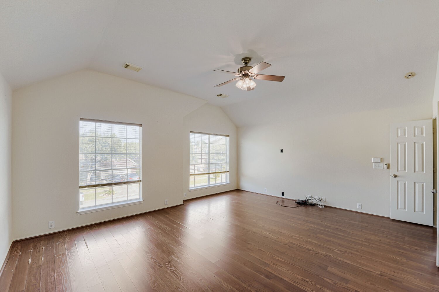 18715 Woodglen Shadows Drive Property Photo 23
