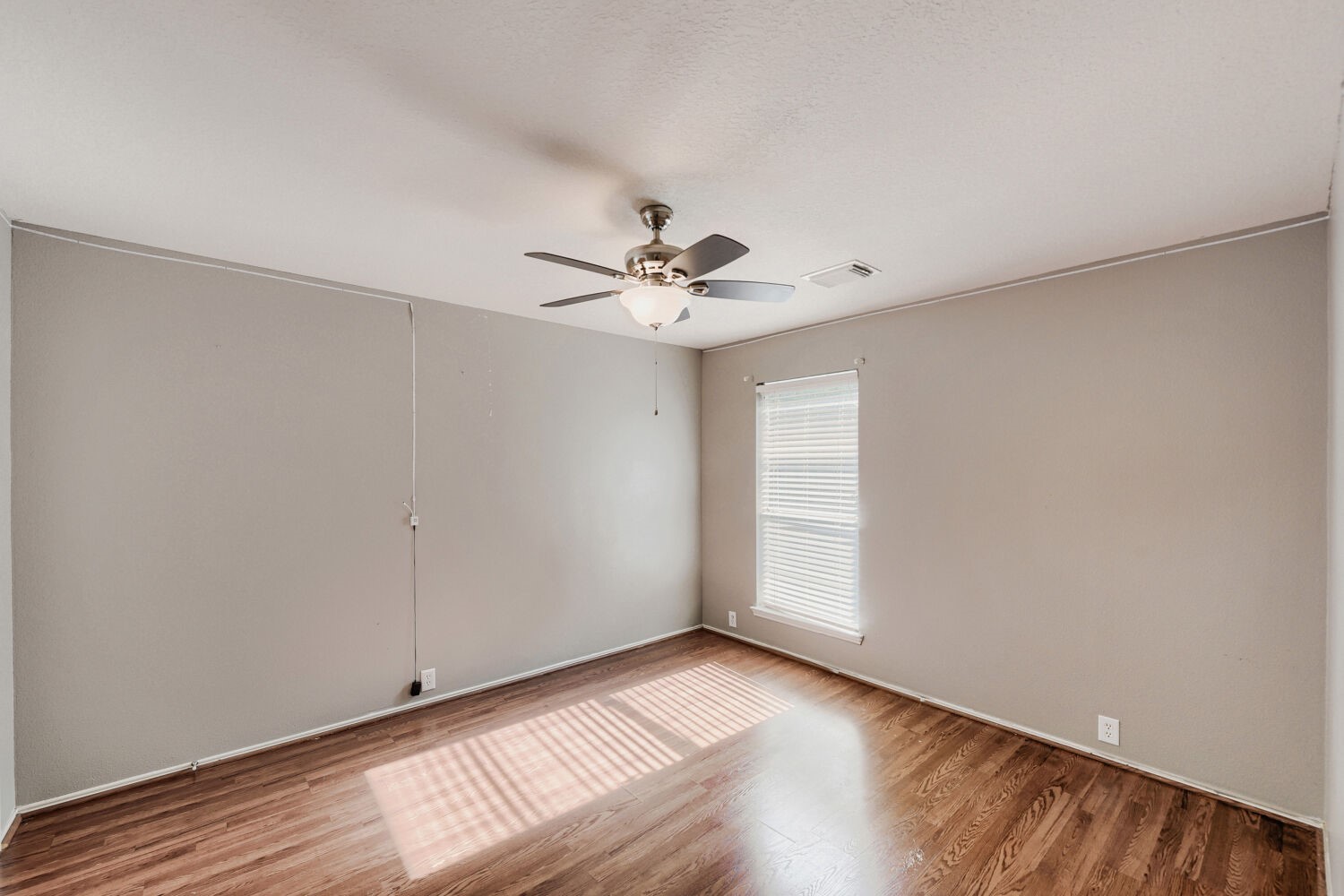 18715 Woodglen Shadows Drive Property Photo 27