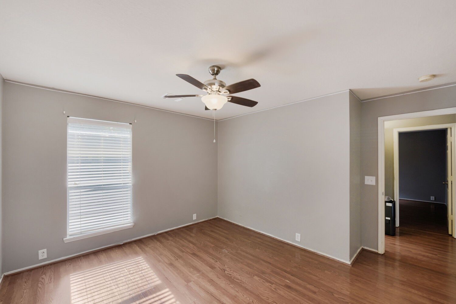 18715 Woodglen Shadows Drive Property Photo 28