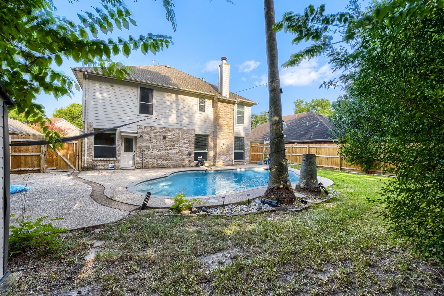 18715 Woodglen Shadows Drive Property Photo 33