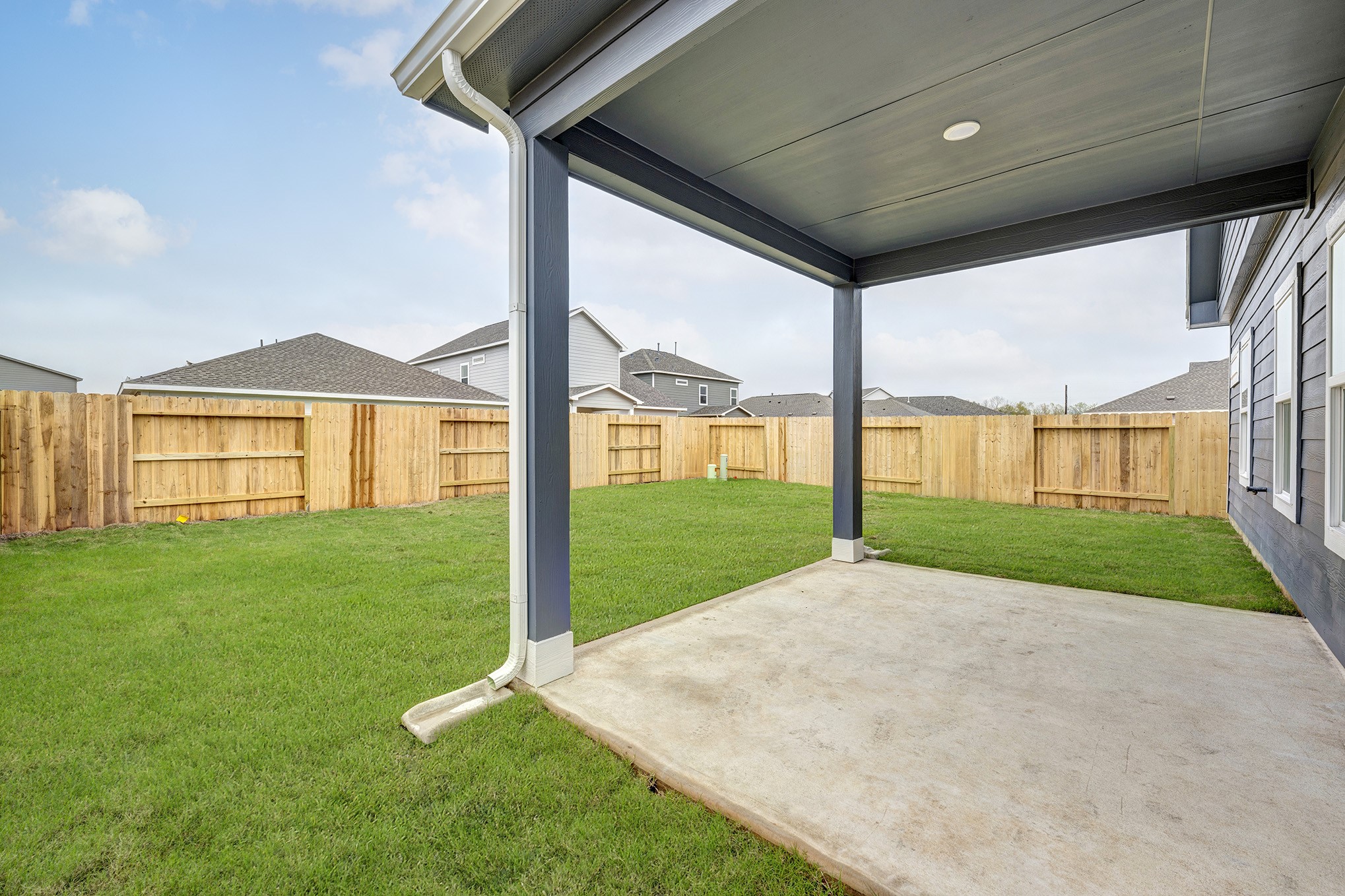 2707 Crested Creek Lane Property Photo 15