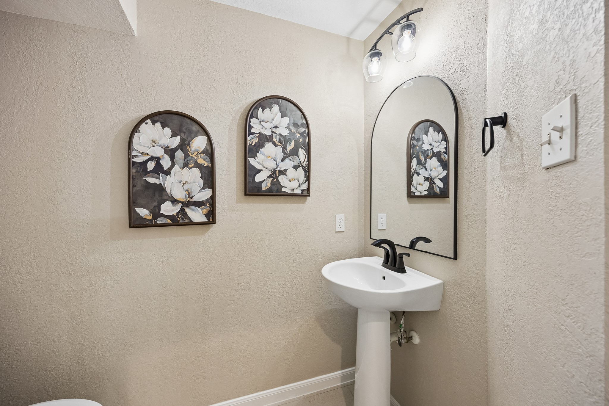 7535 Guinevere Drive Property Photo 30