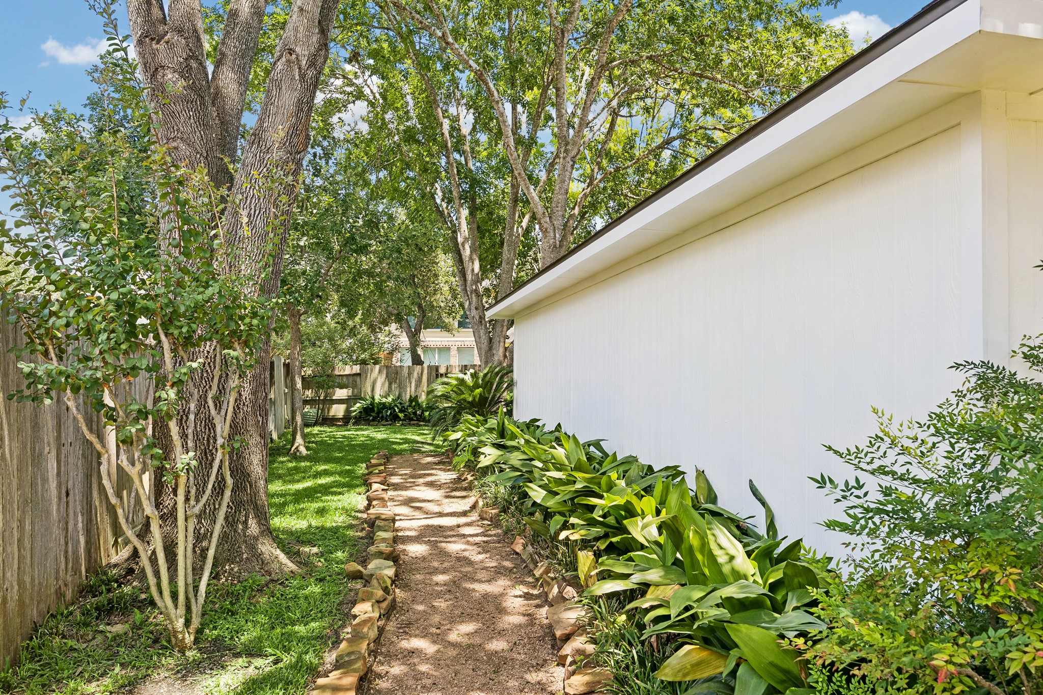 7535 Guinevere Drive Property Photo 32
