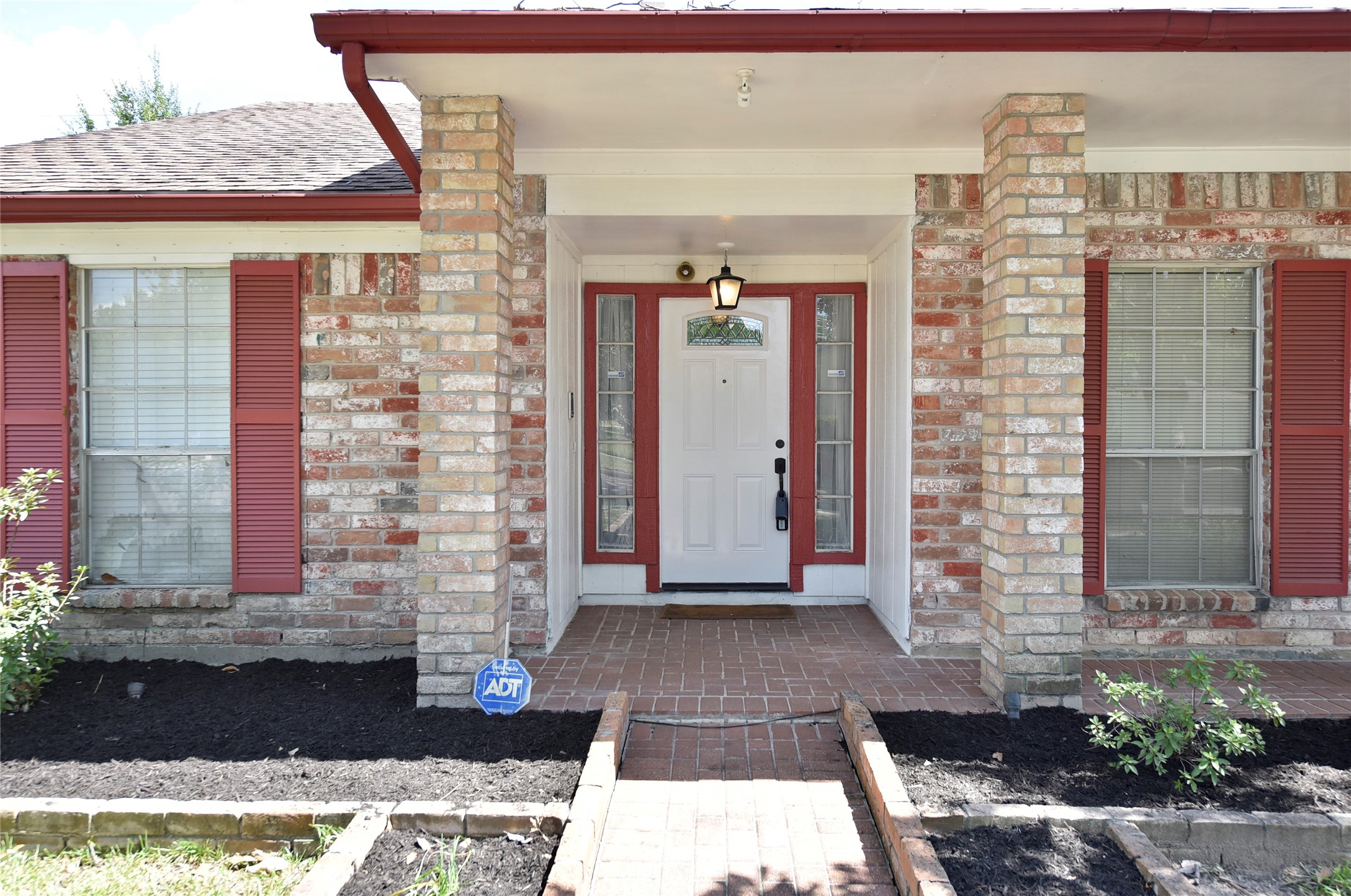 10214 Trade Winds Drive Property Photo 3