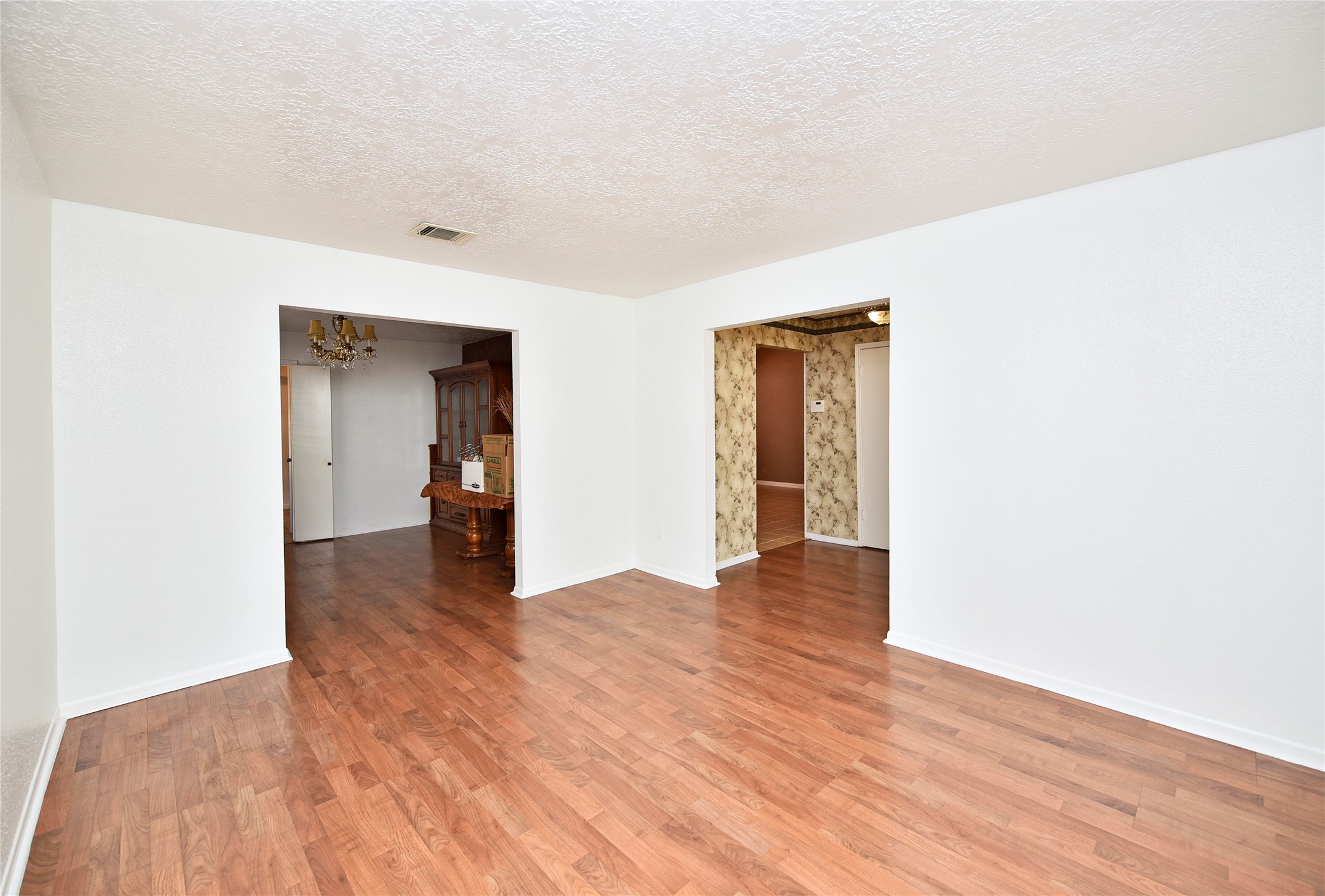 10214 Trade Winds Drive Property Photo 7