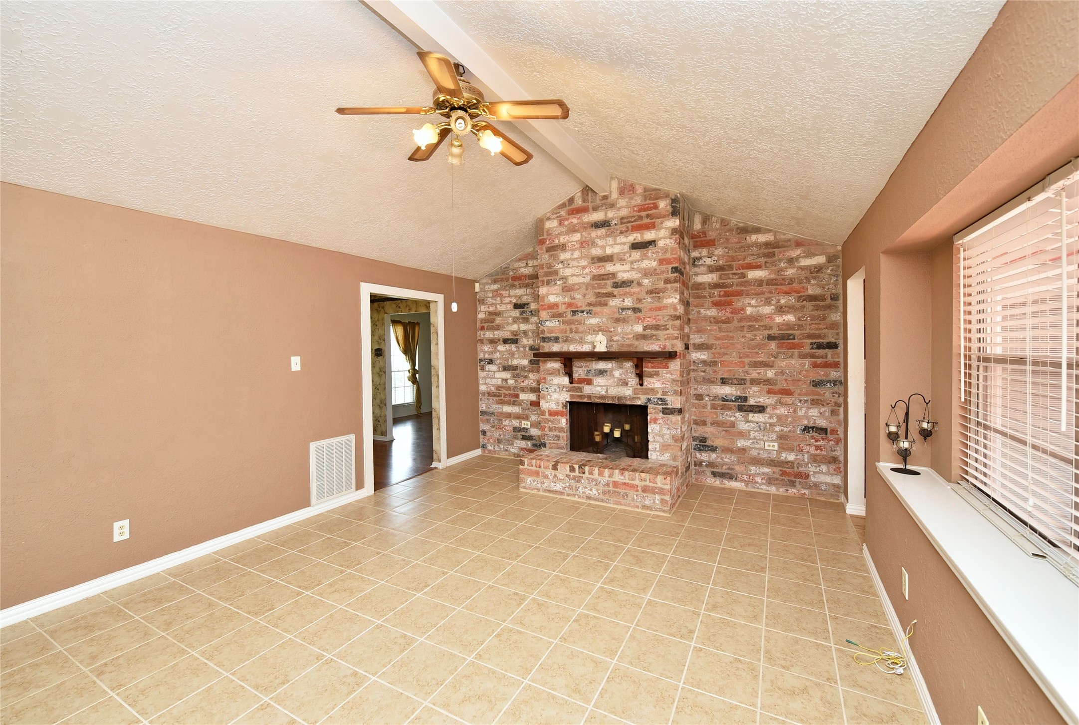 10214 Trade Winds Drive Property Photo 11