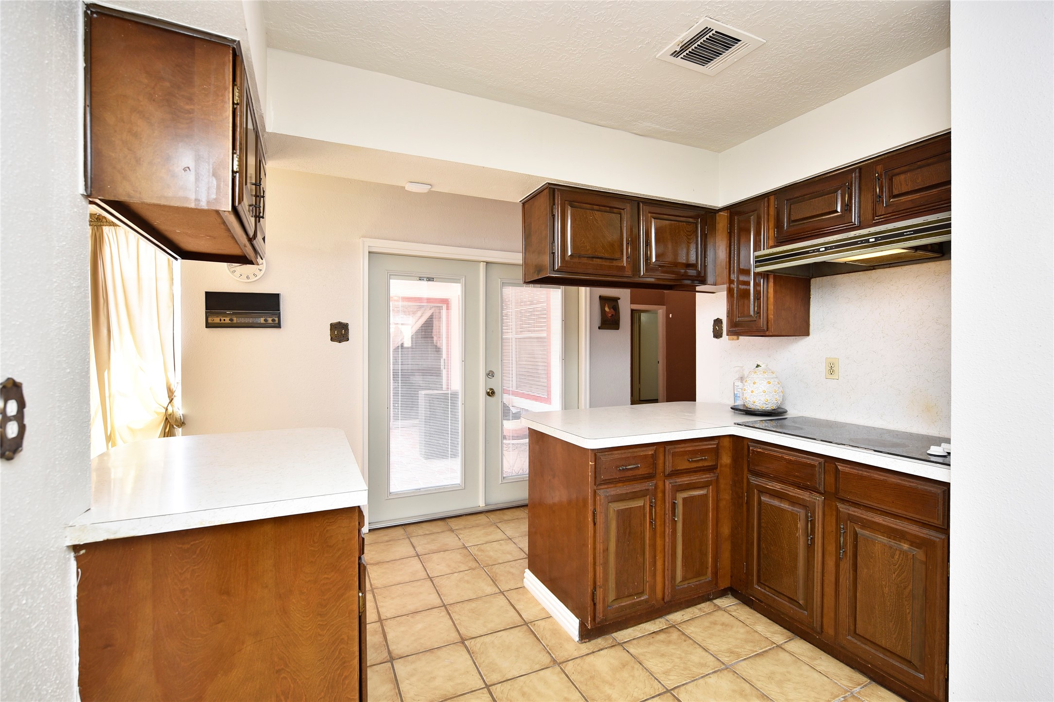 10214 Trade Winds Drive Property Photo 15
