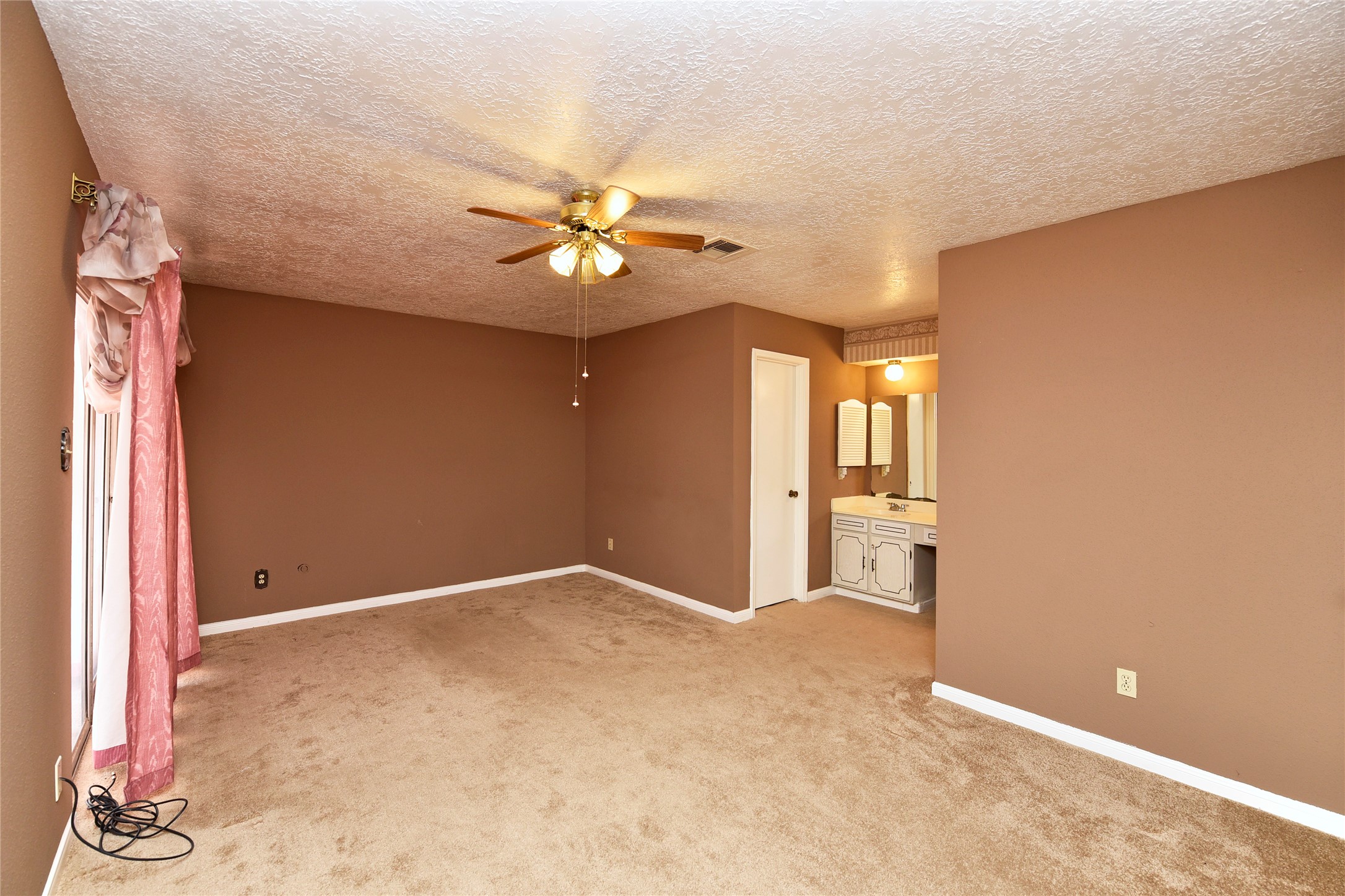 10214 Trade Winds Drive Property Photo 21