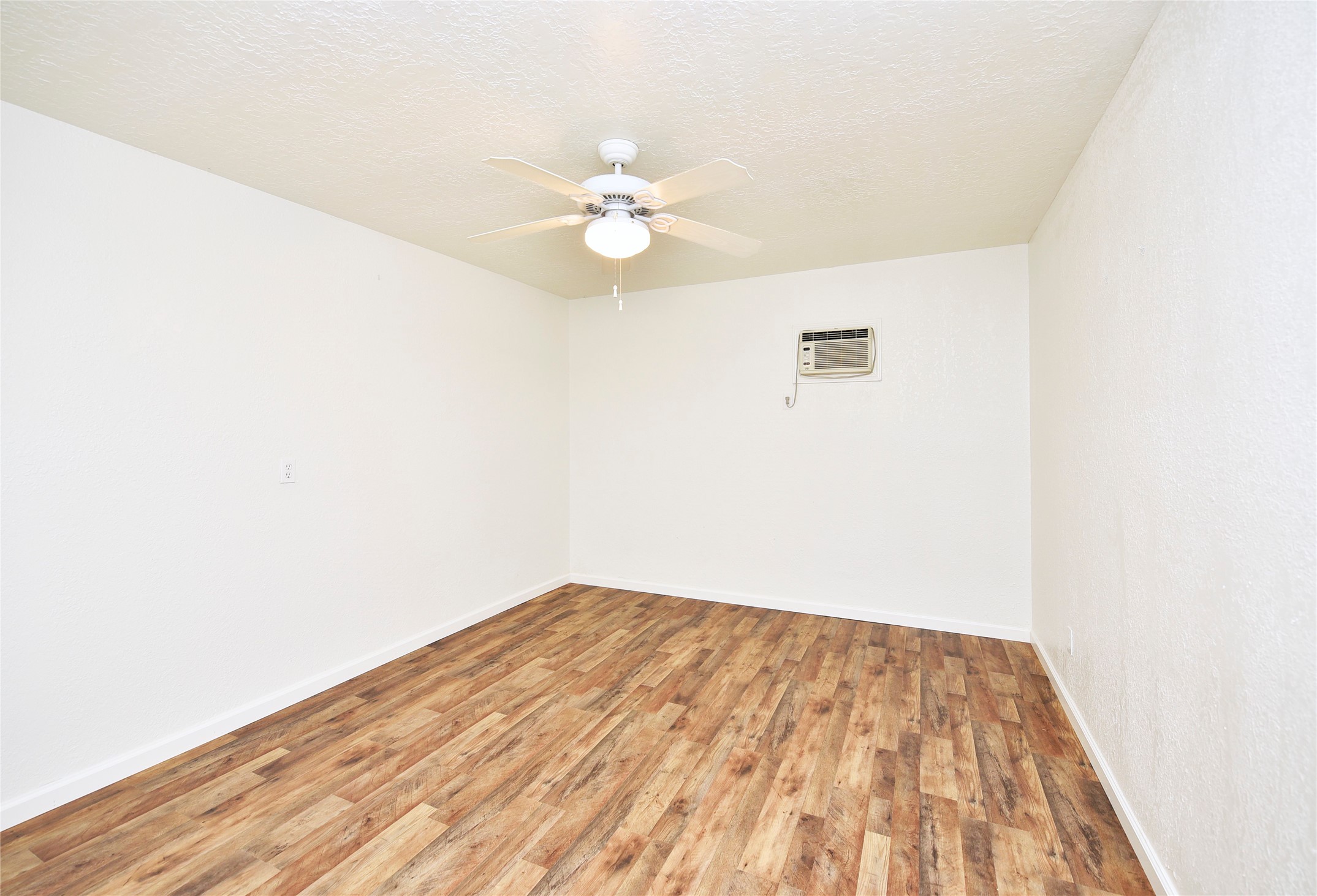 10214 Trade Winds Drive Property Photo 27