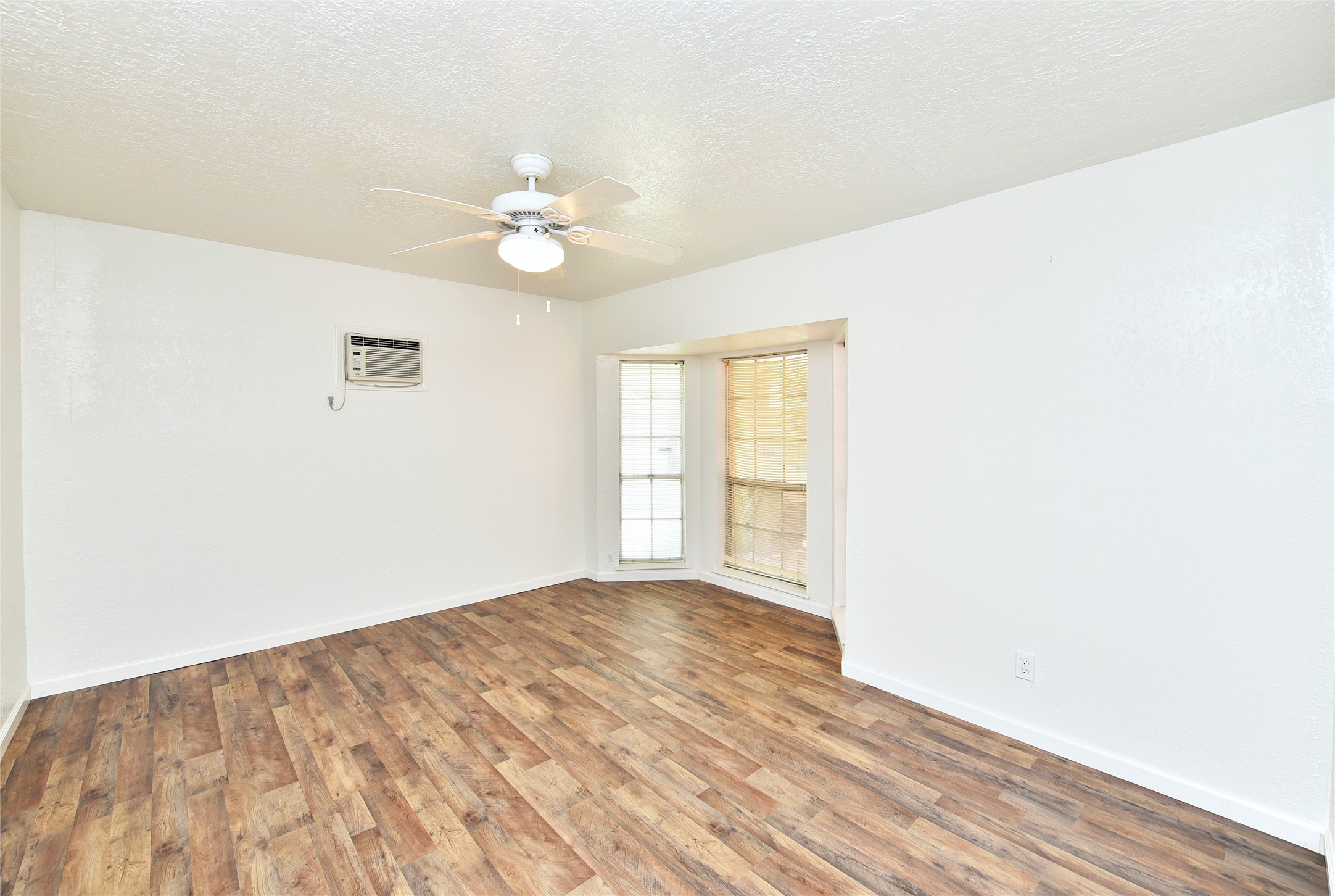 10214 Trade Winds Drive Property Photo 29