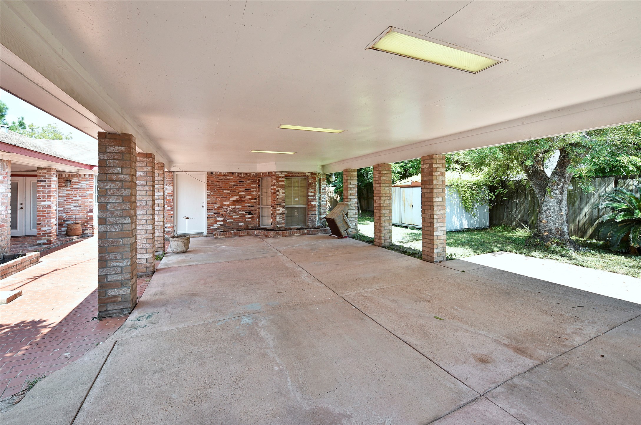 10214 Trade Winds Drive Property Photo 35