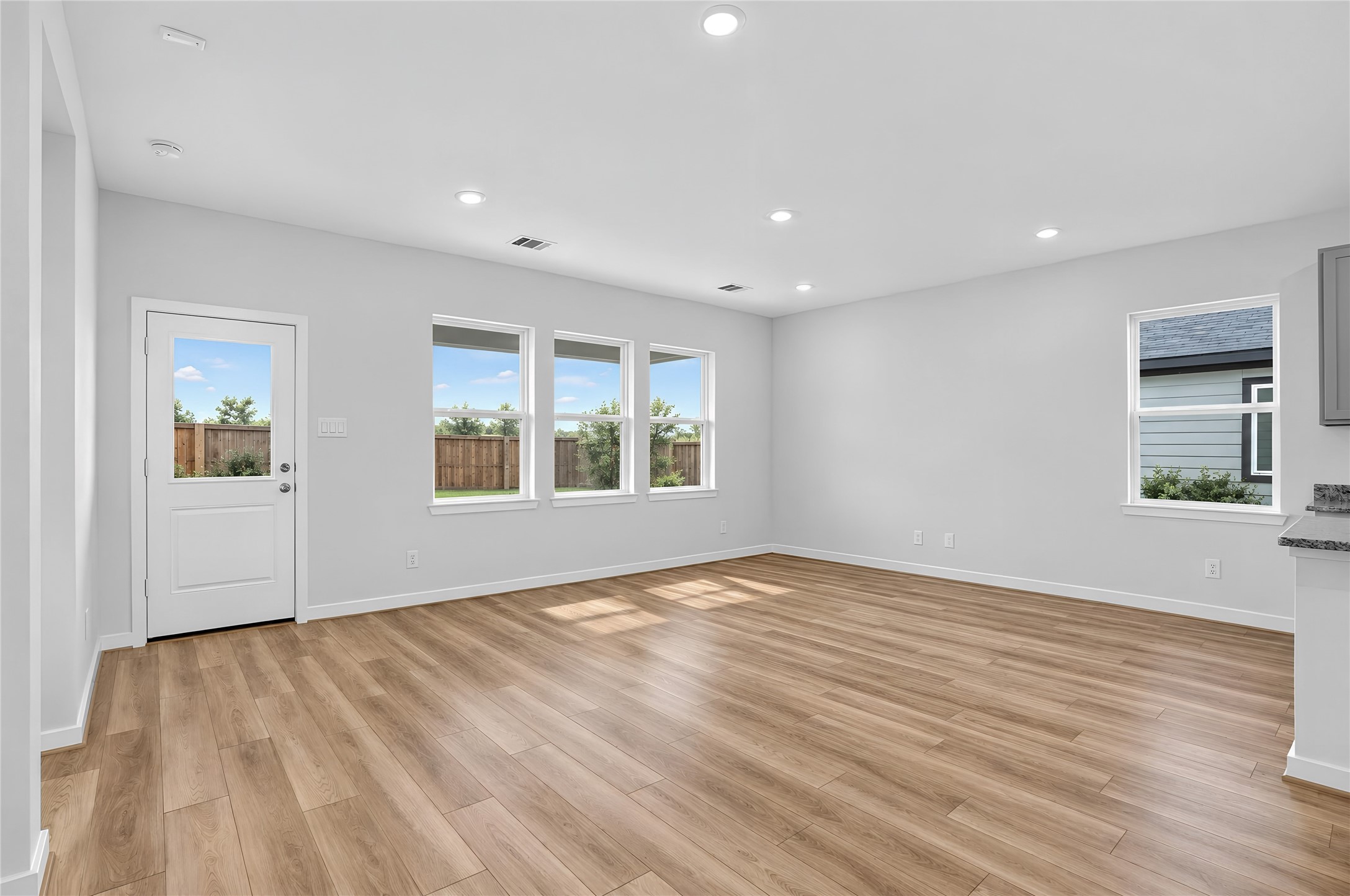 17411 Chestnut Chase Street Property Photo 3