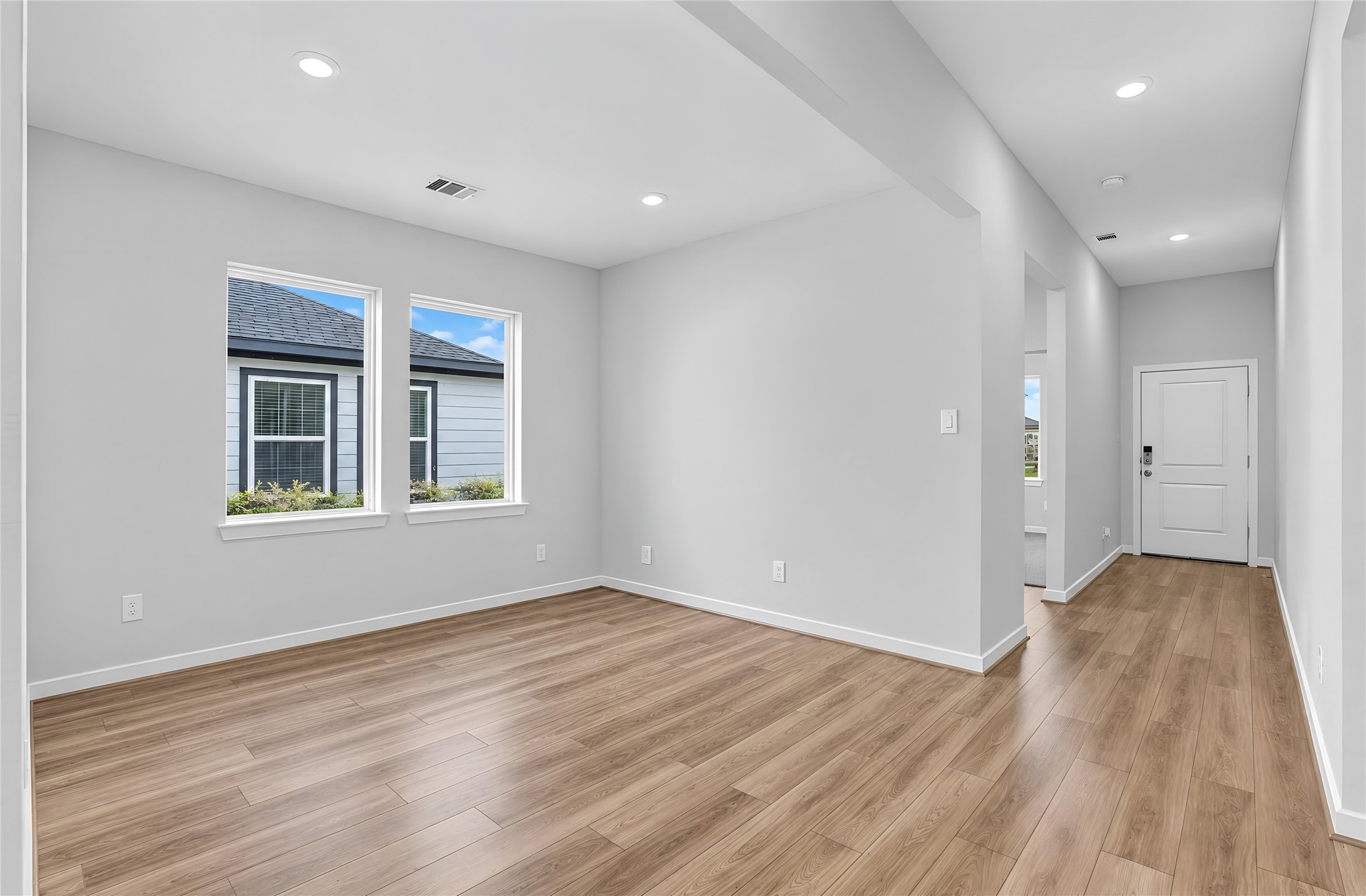 17411 Chestnut Chase Street Property Photo 6