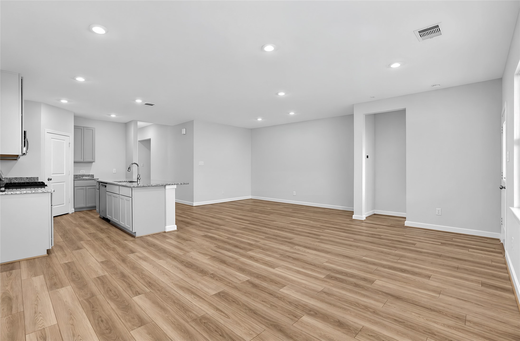 17411 Chestnut Chase Street Property Photo 8