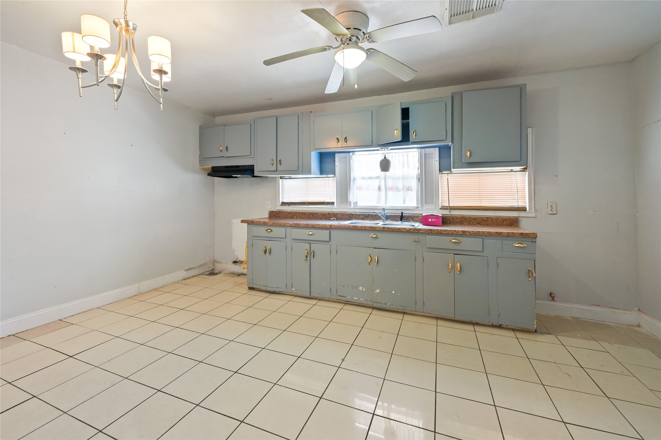 3731 Reveille Street Property Photo 14