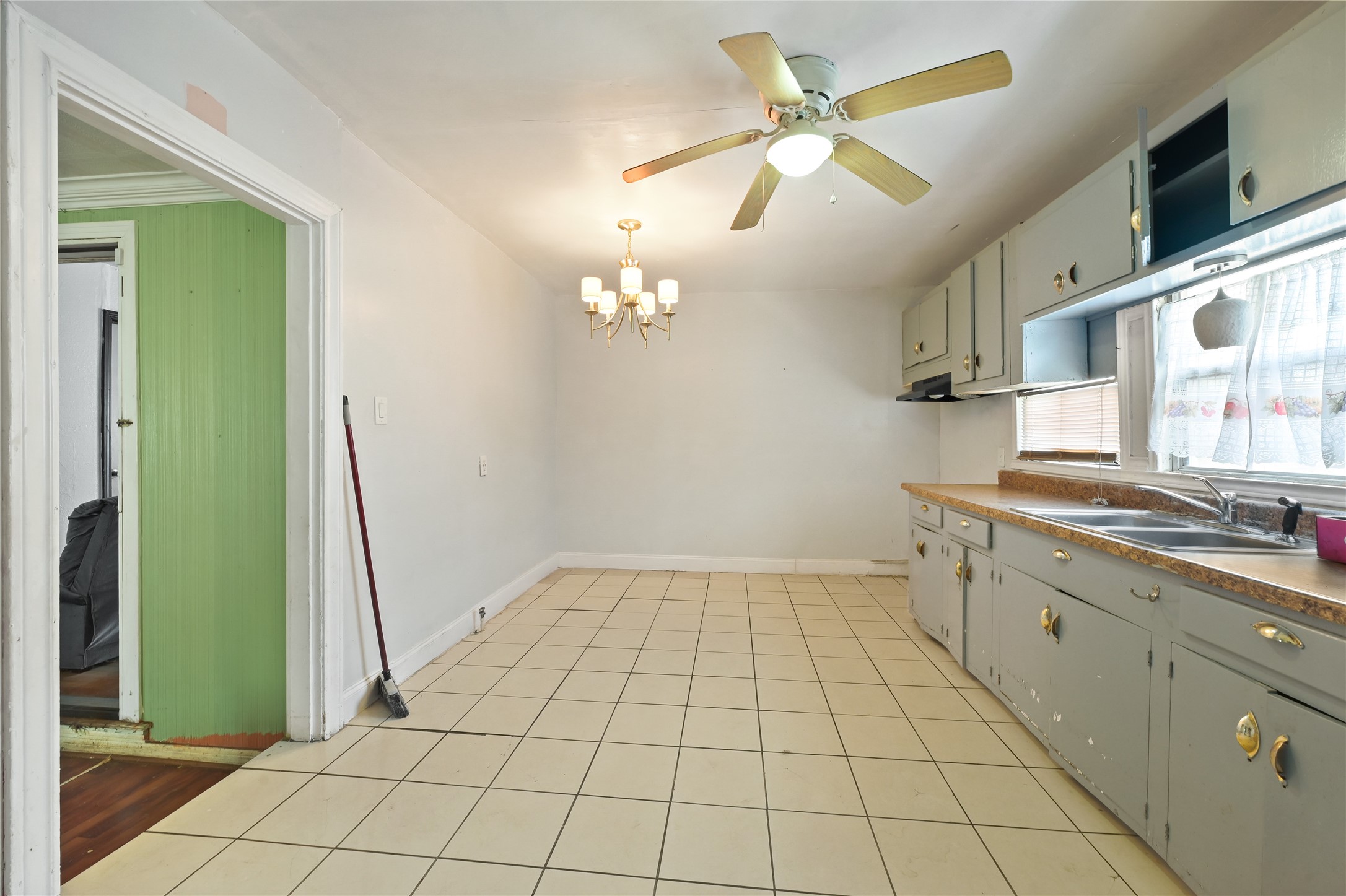 3731 Reveille Street Property Photo 15
