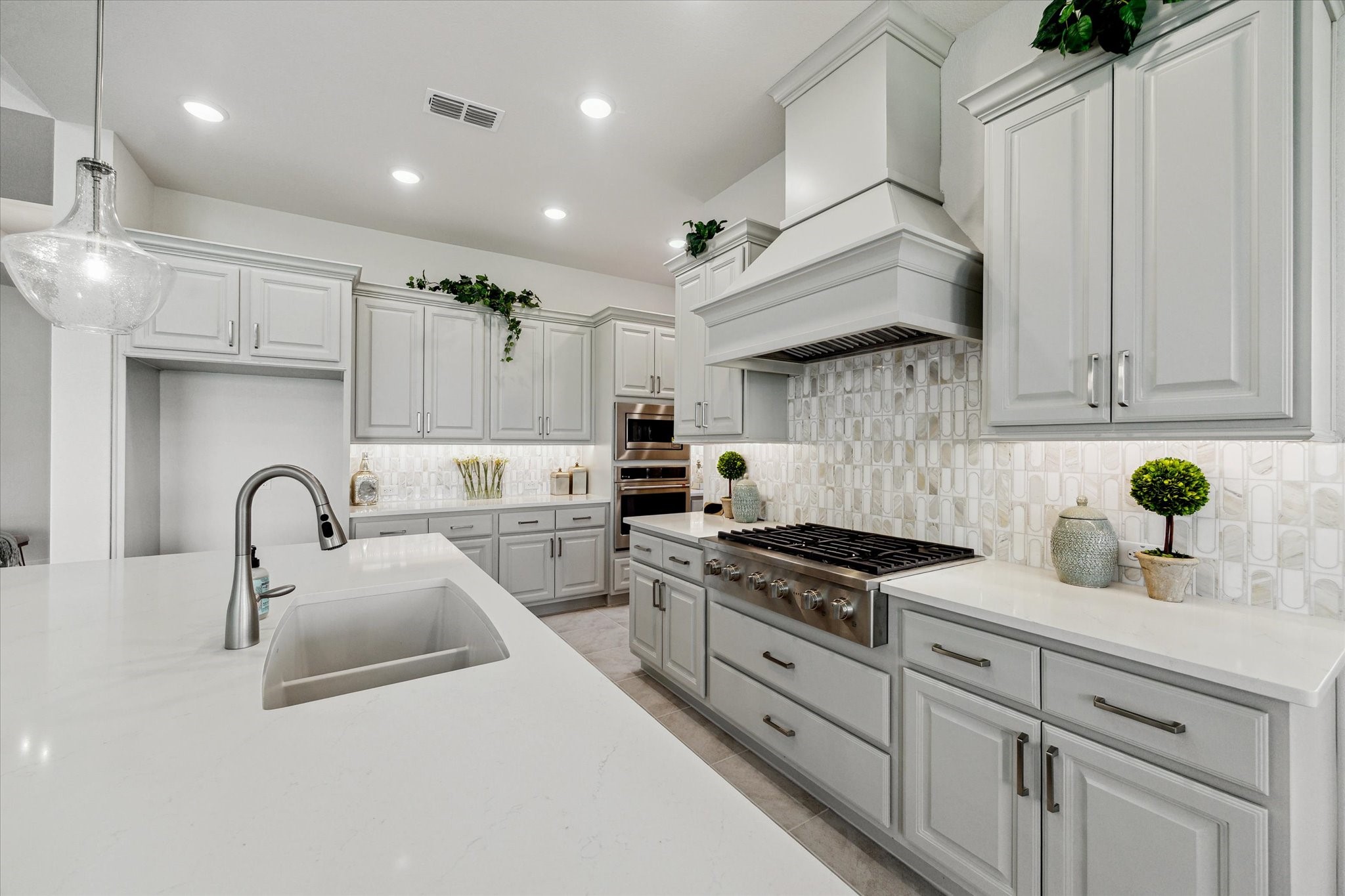 407 May Meadow Lane Property Photo 8