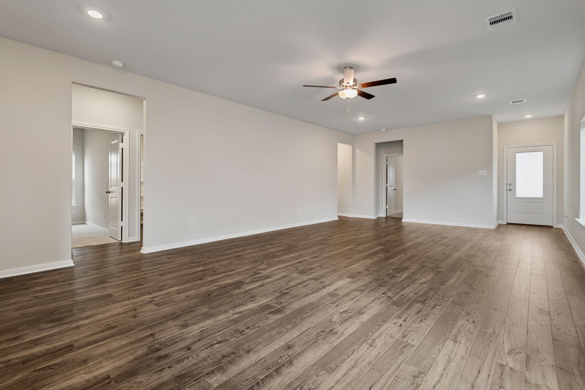 16471 Honeysuckle Hill Drive Property Photo 4