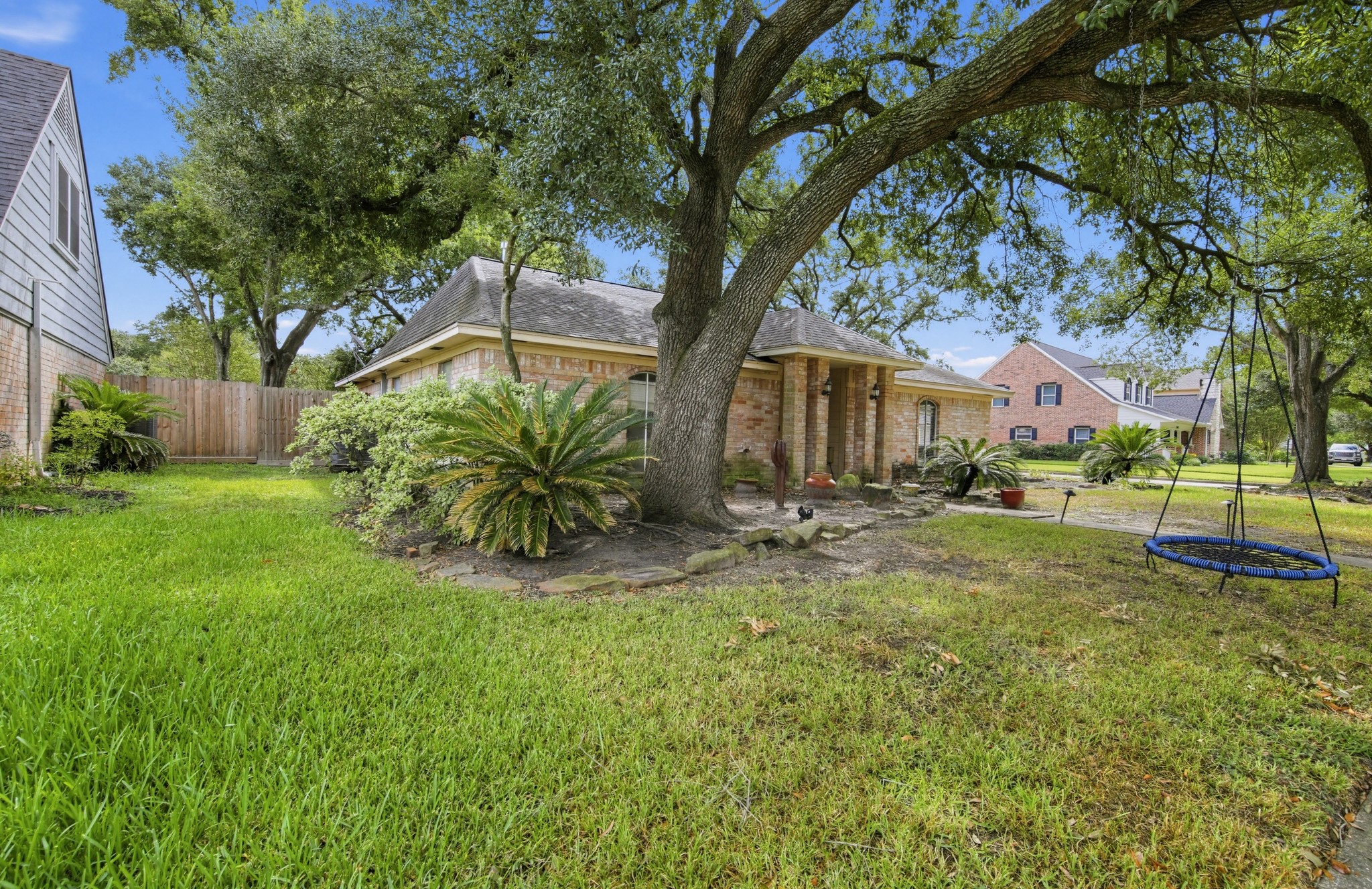 15502 Chichester Lane Property Photo 2