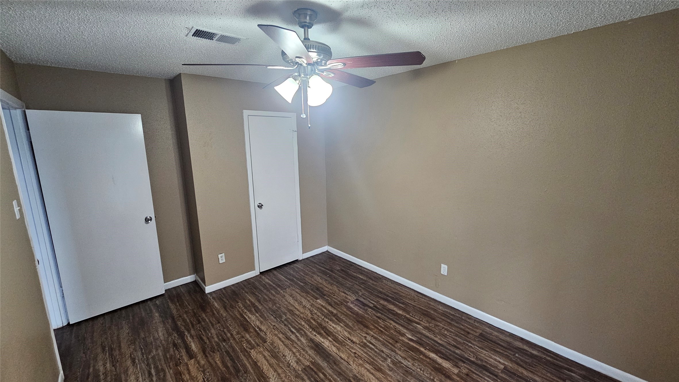 4250 Southchase Lane Property Photo 15