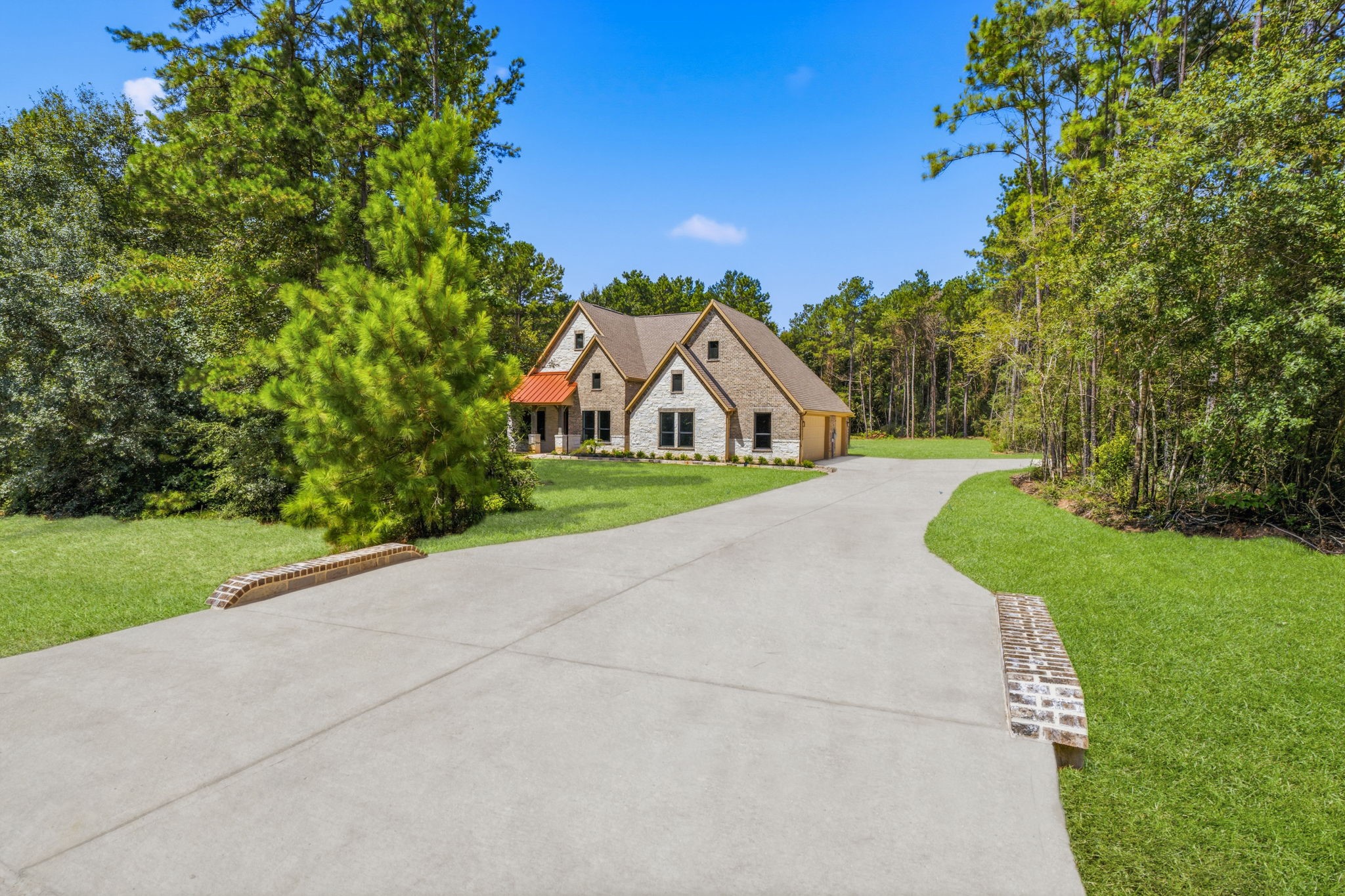 12956 Shady Woods Court Property Photo 3