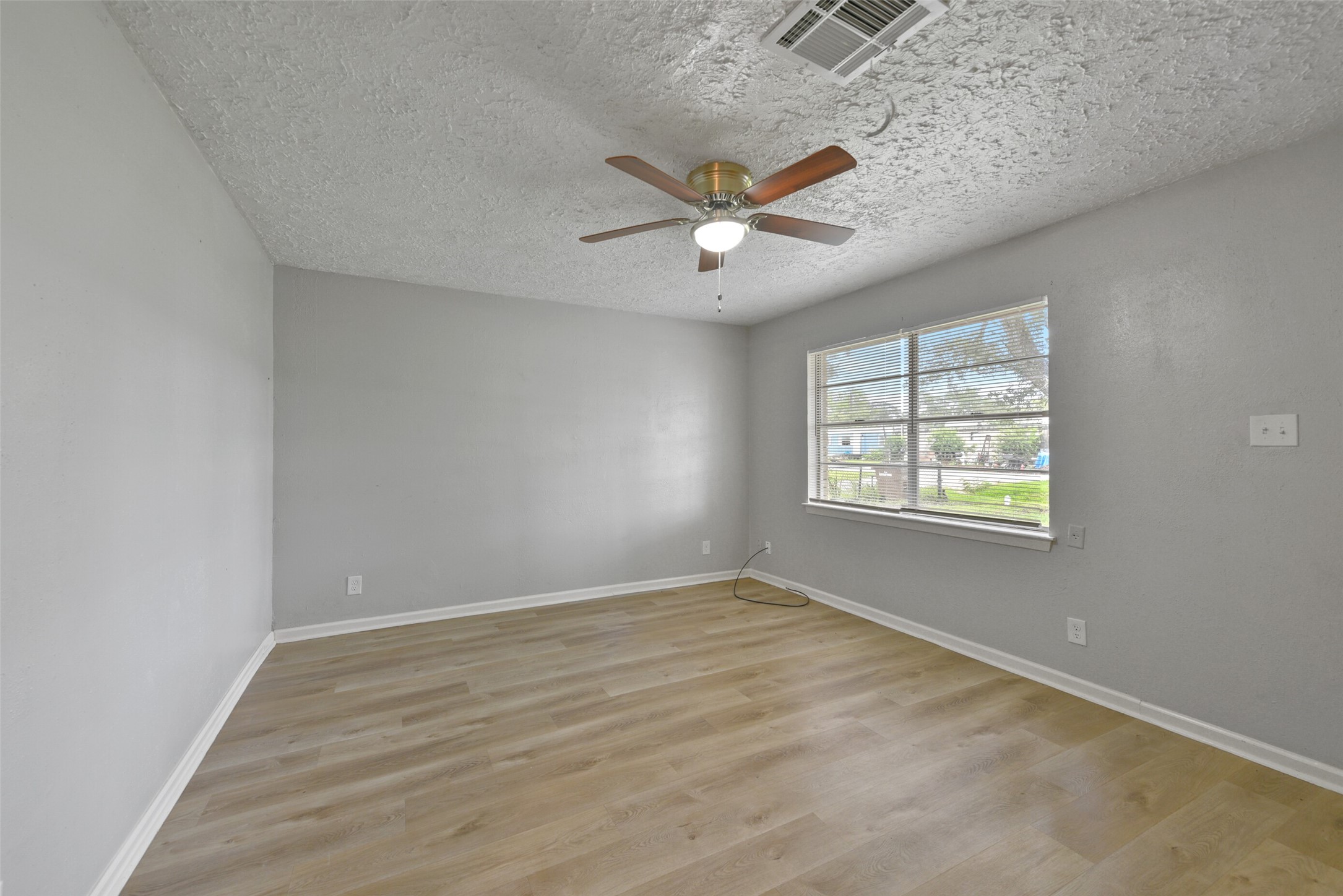 2803 22nd Street Property Photo 5