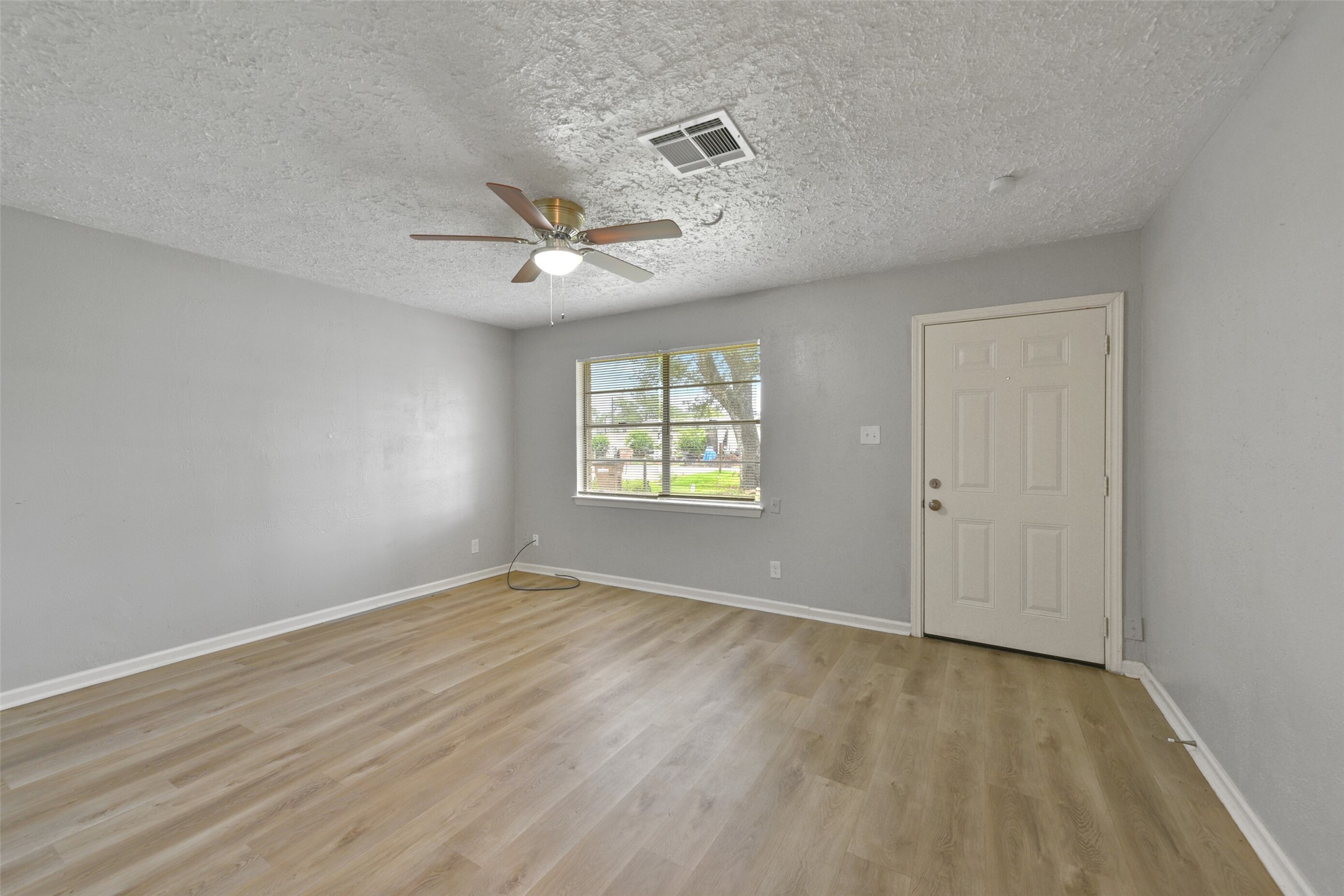 2803 22nd Street Property Photo 6