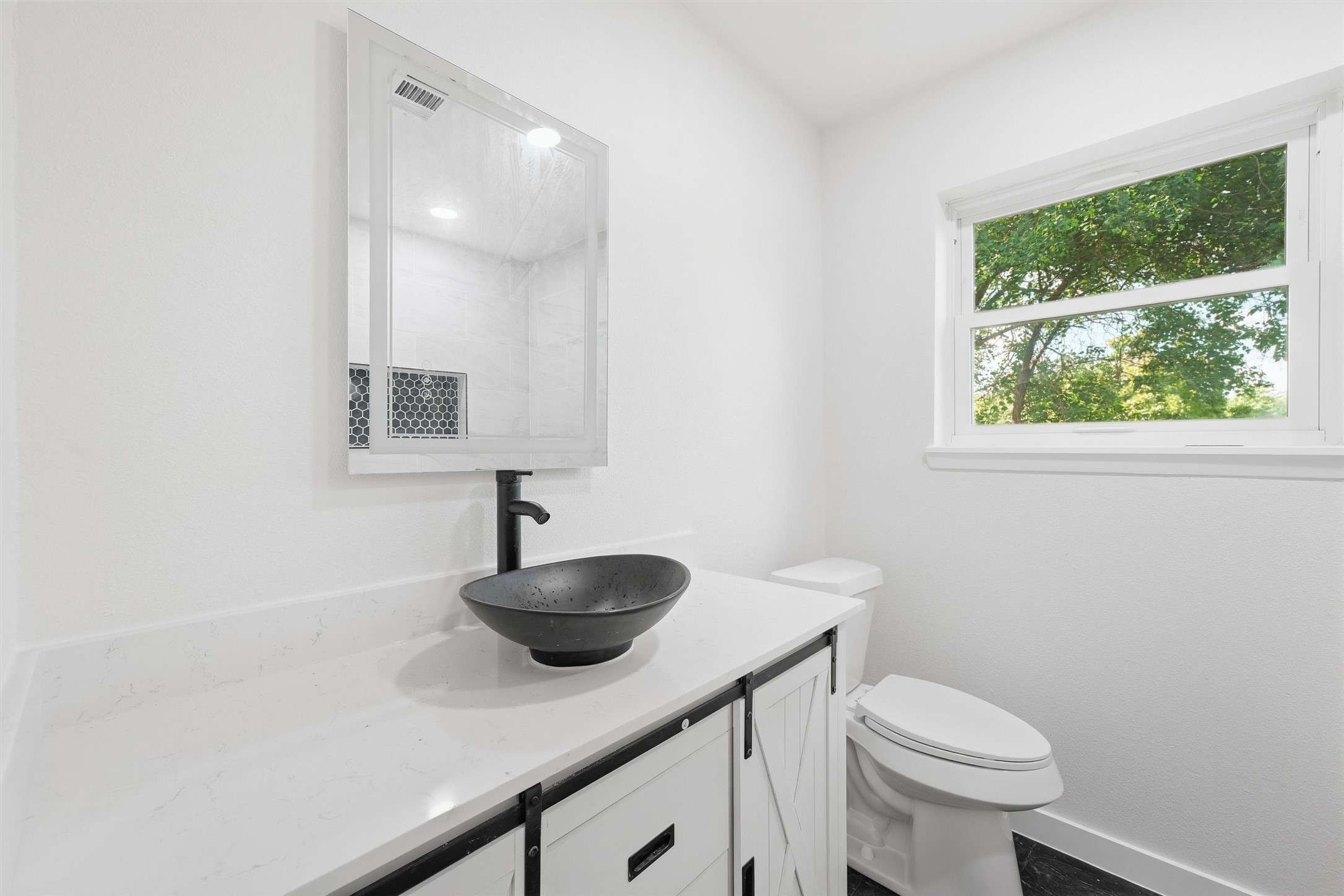 262 Oakland Street Property Photo 16