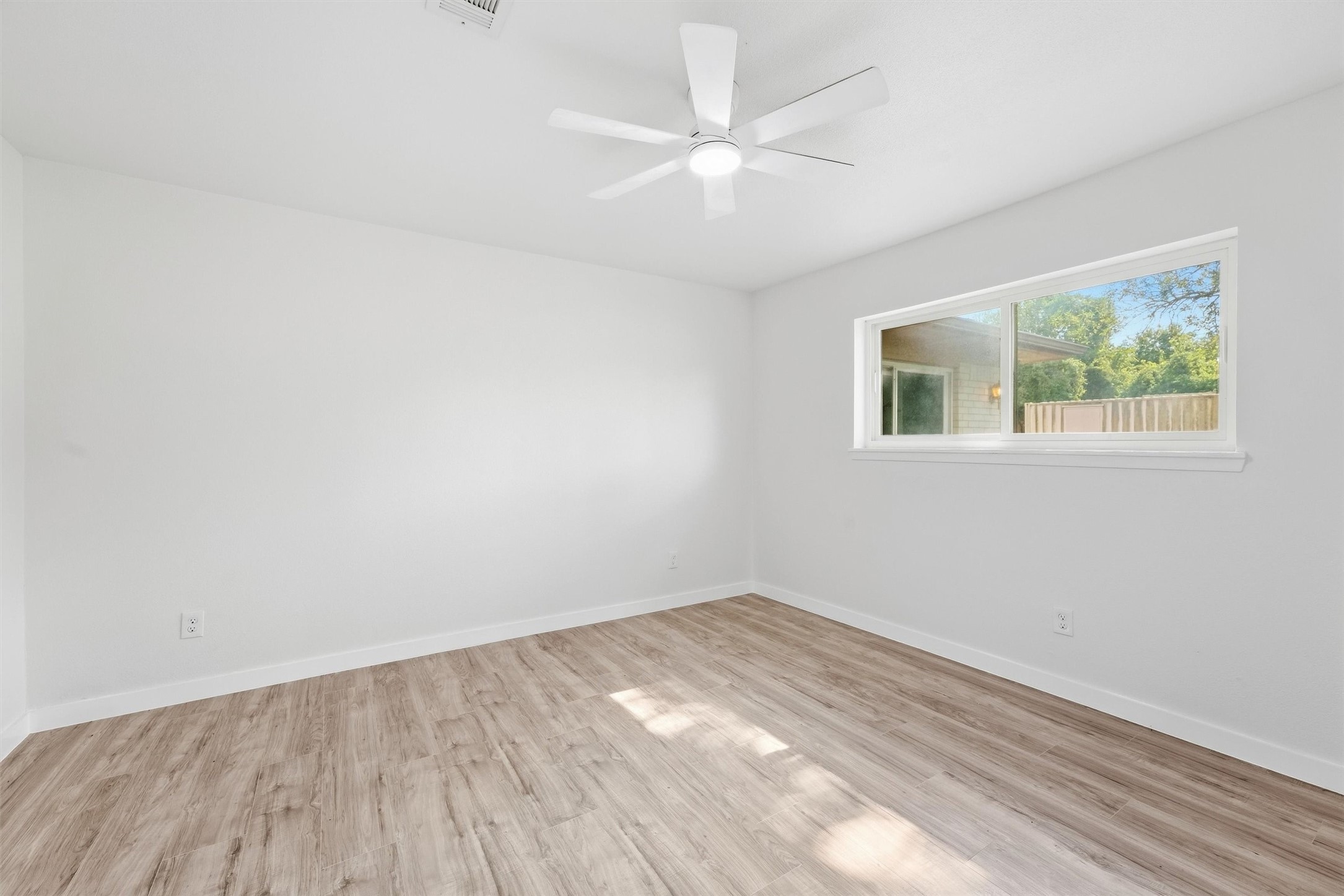 262 Oakland Street Property Photo 18