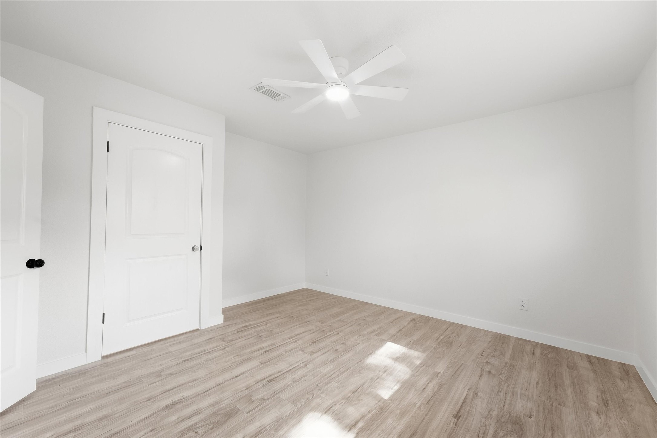 262 Oakland Street Property Photo 19
