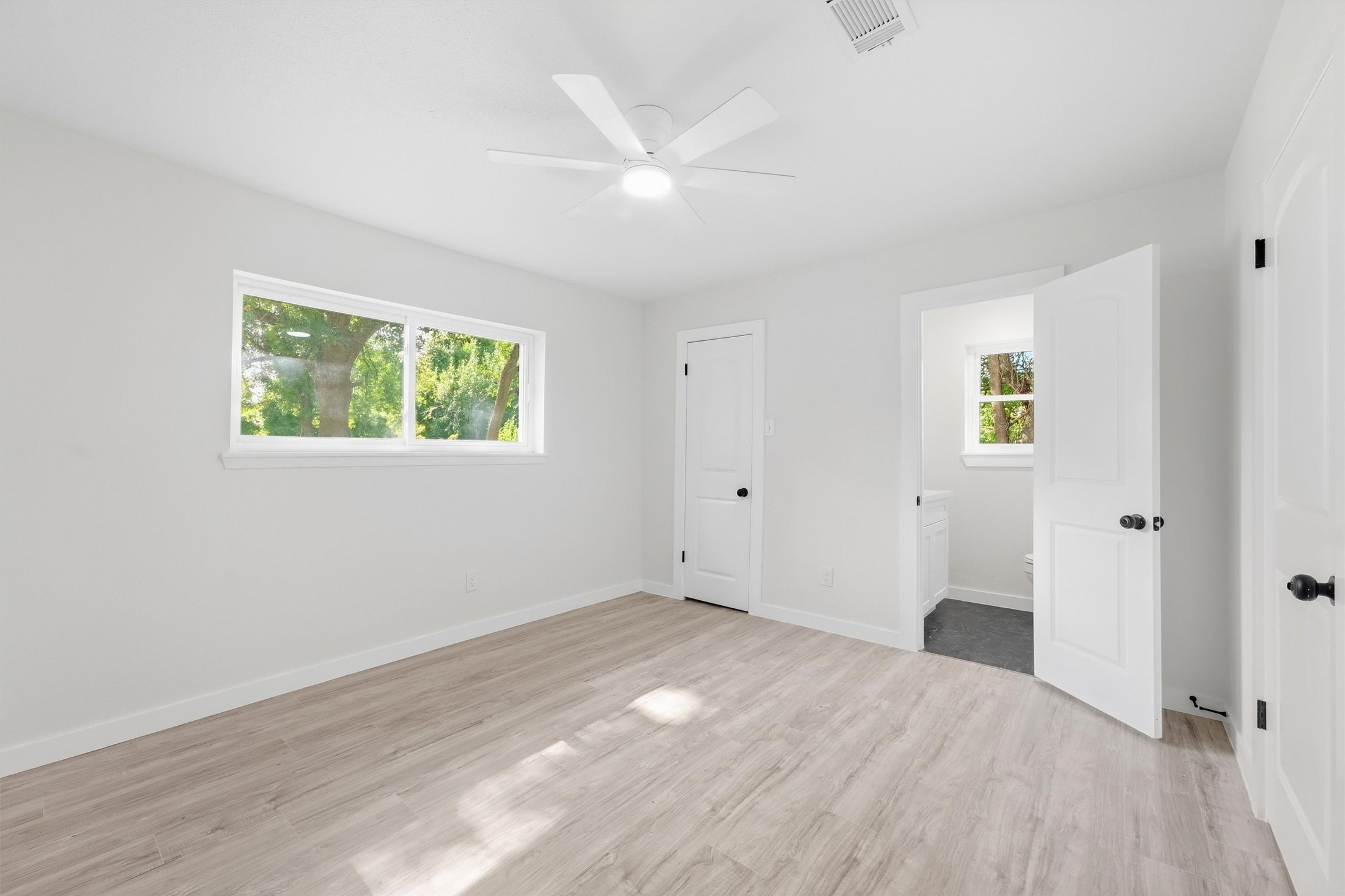 262 Oakland Street Property Photo 20