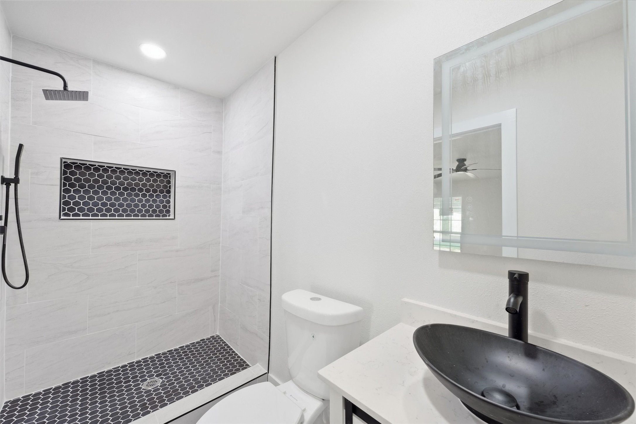 262 Oakland Street Property Photo 25