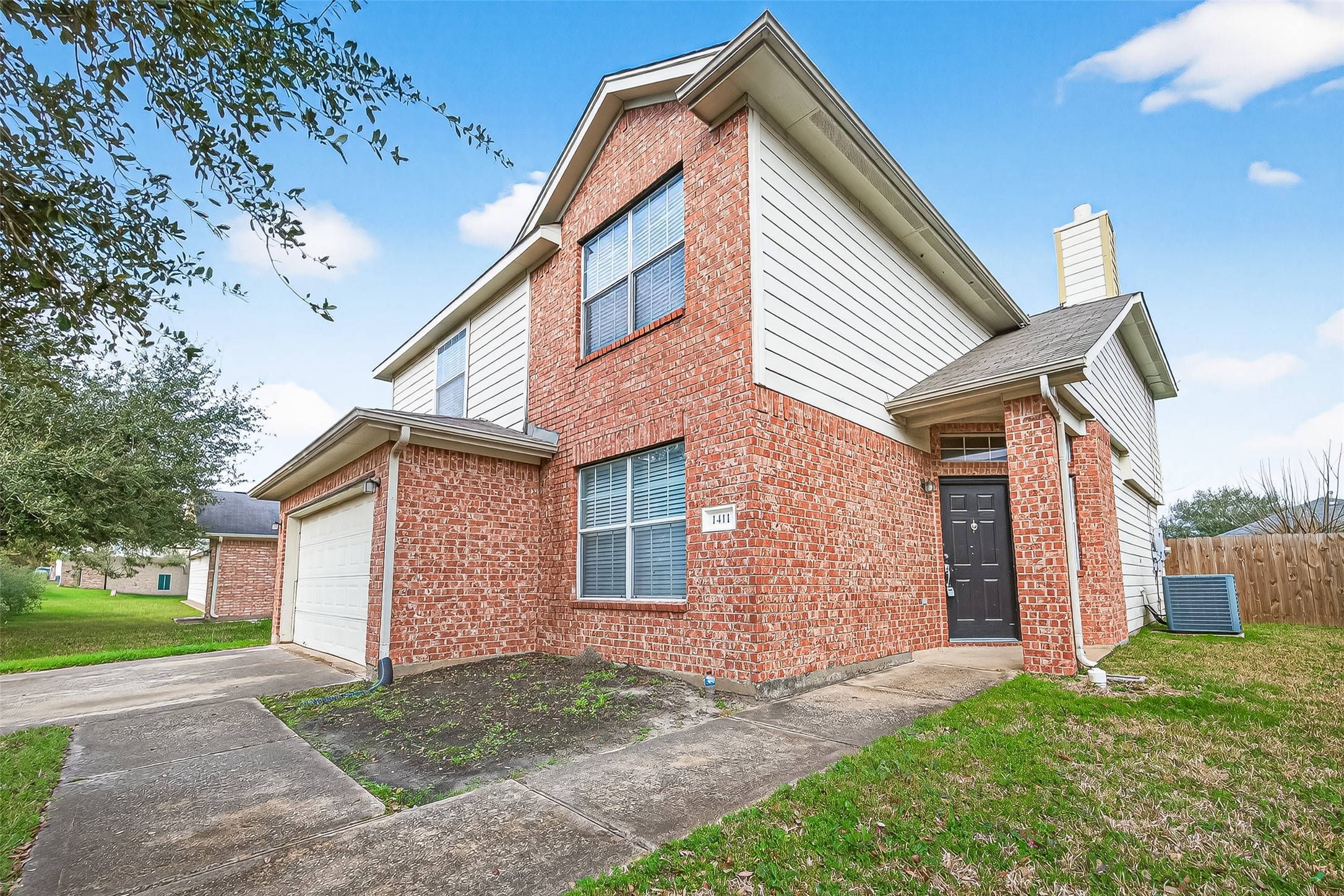 1411 Heath Cote Lane Property Photo 3